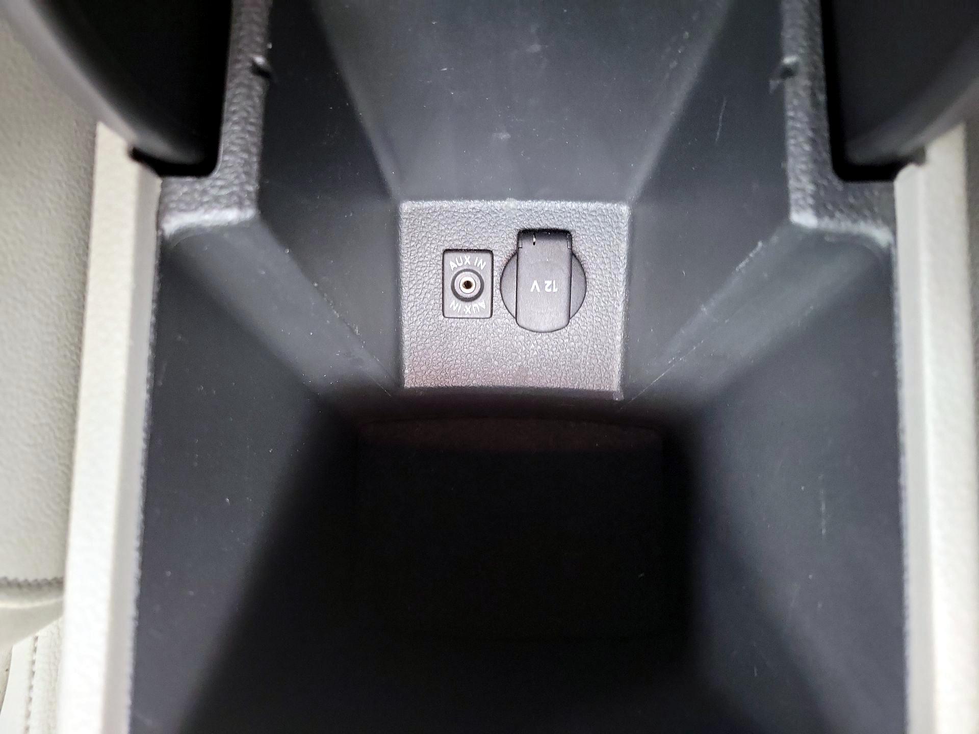 Thumbnail: 2015 Volkswagen Passat - 18