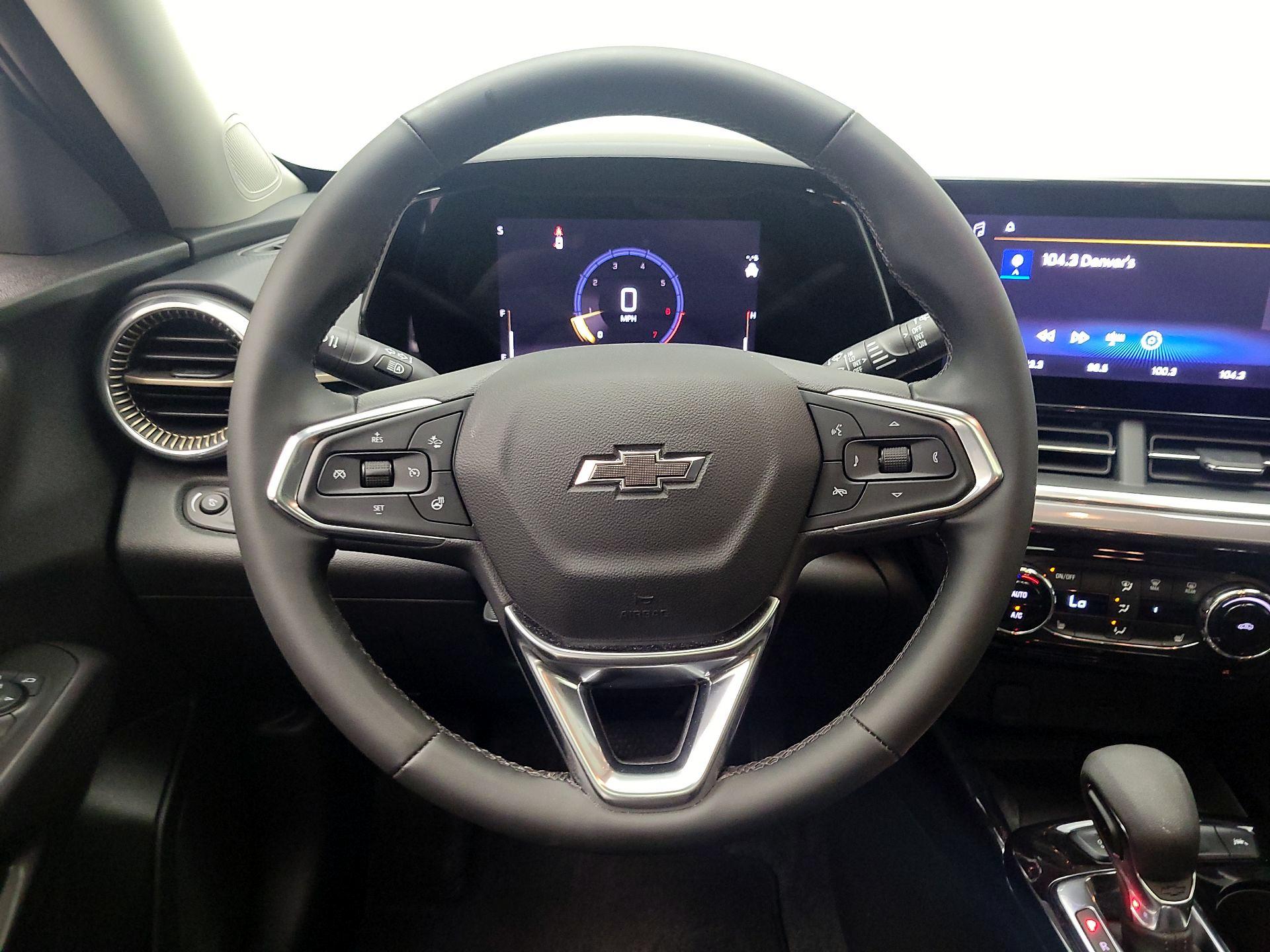 Thumbnail: 2024 Chevrolet Trax - 10