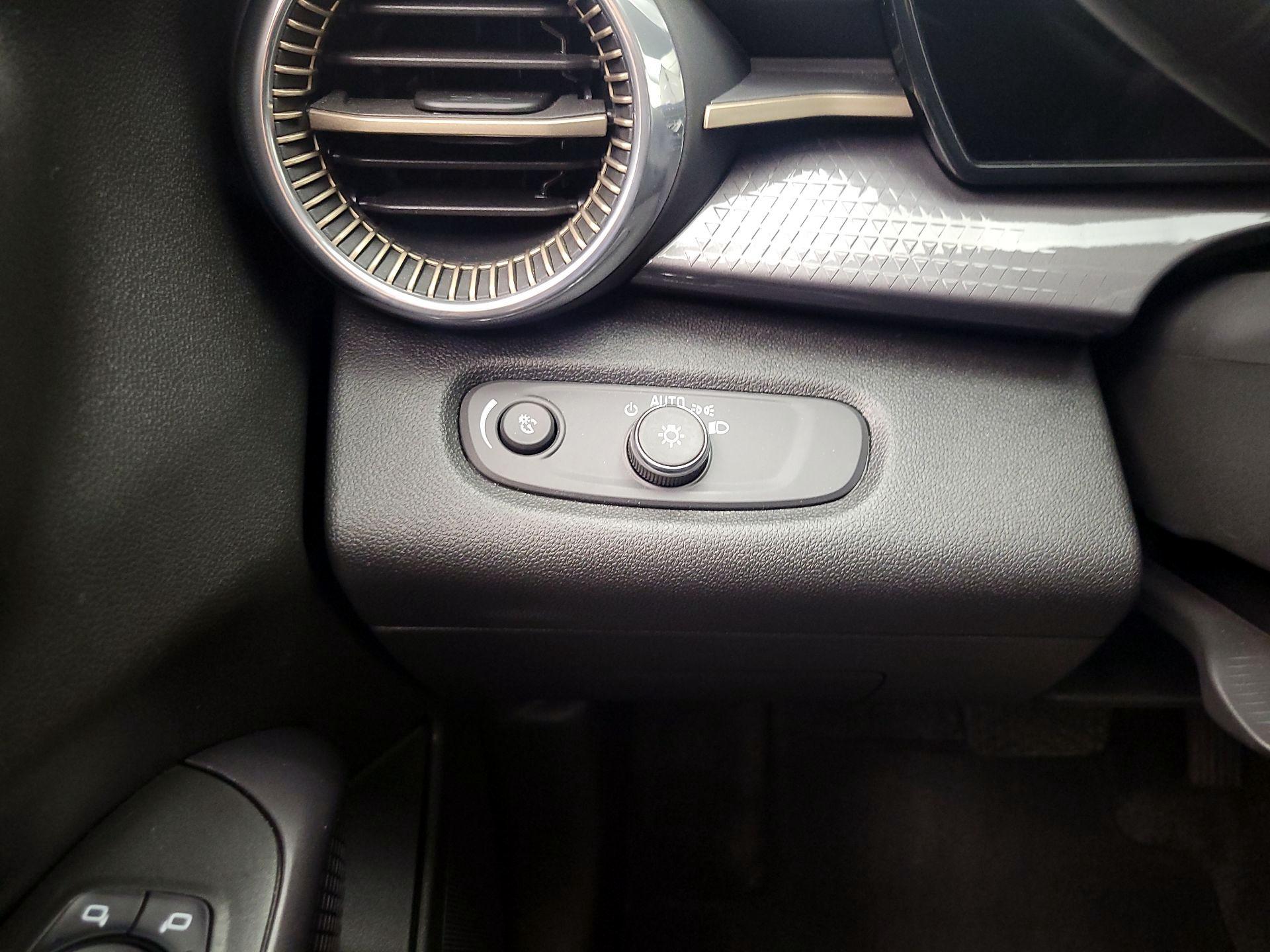 Thumbnail: 2024 Chevrolet Trax - 13