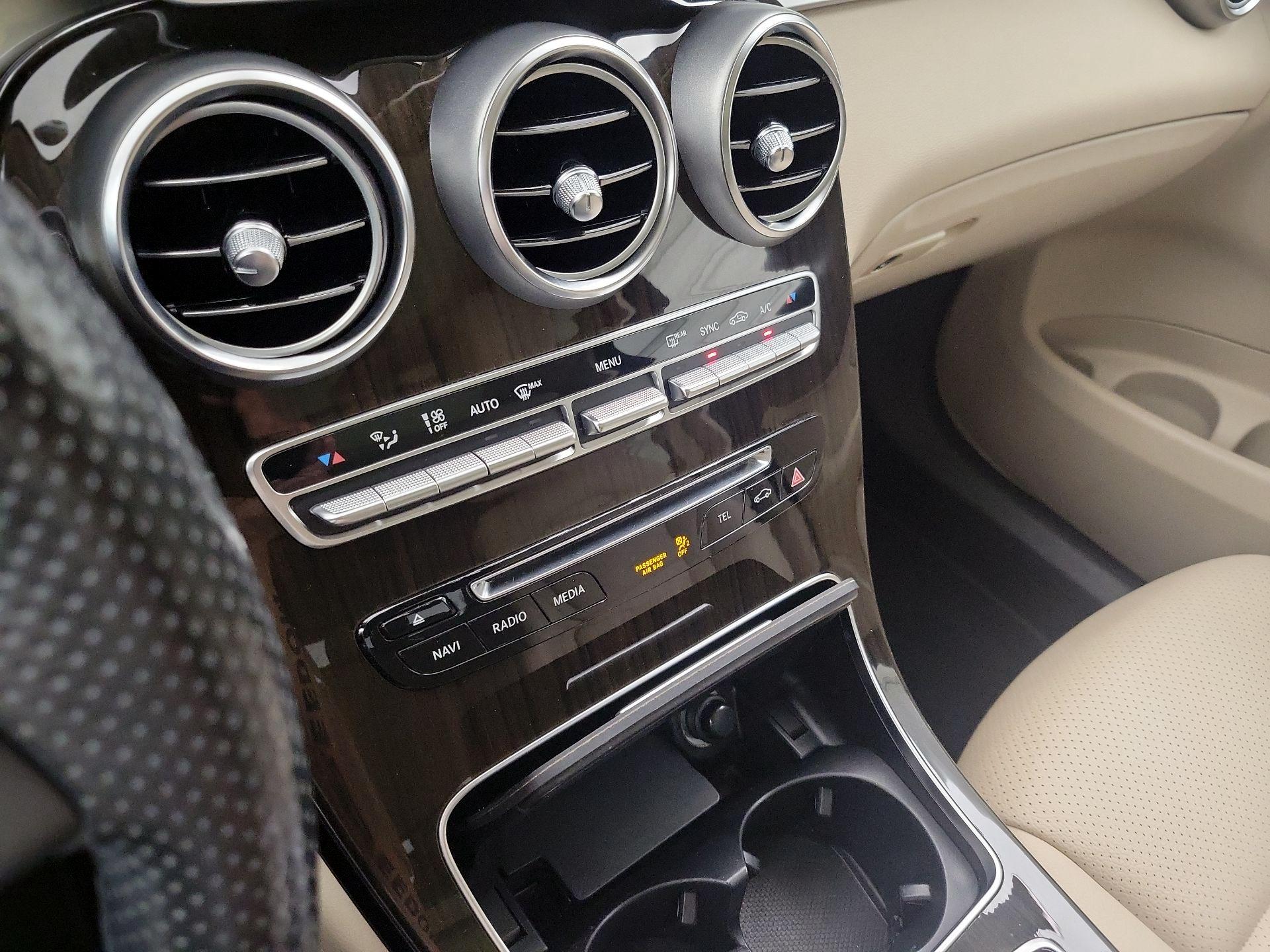 Thumbnail: 2017 Mercedes-Benz GLC - 17
