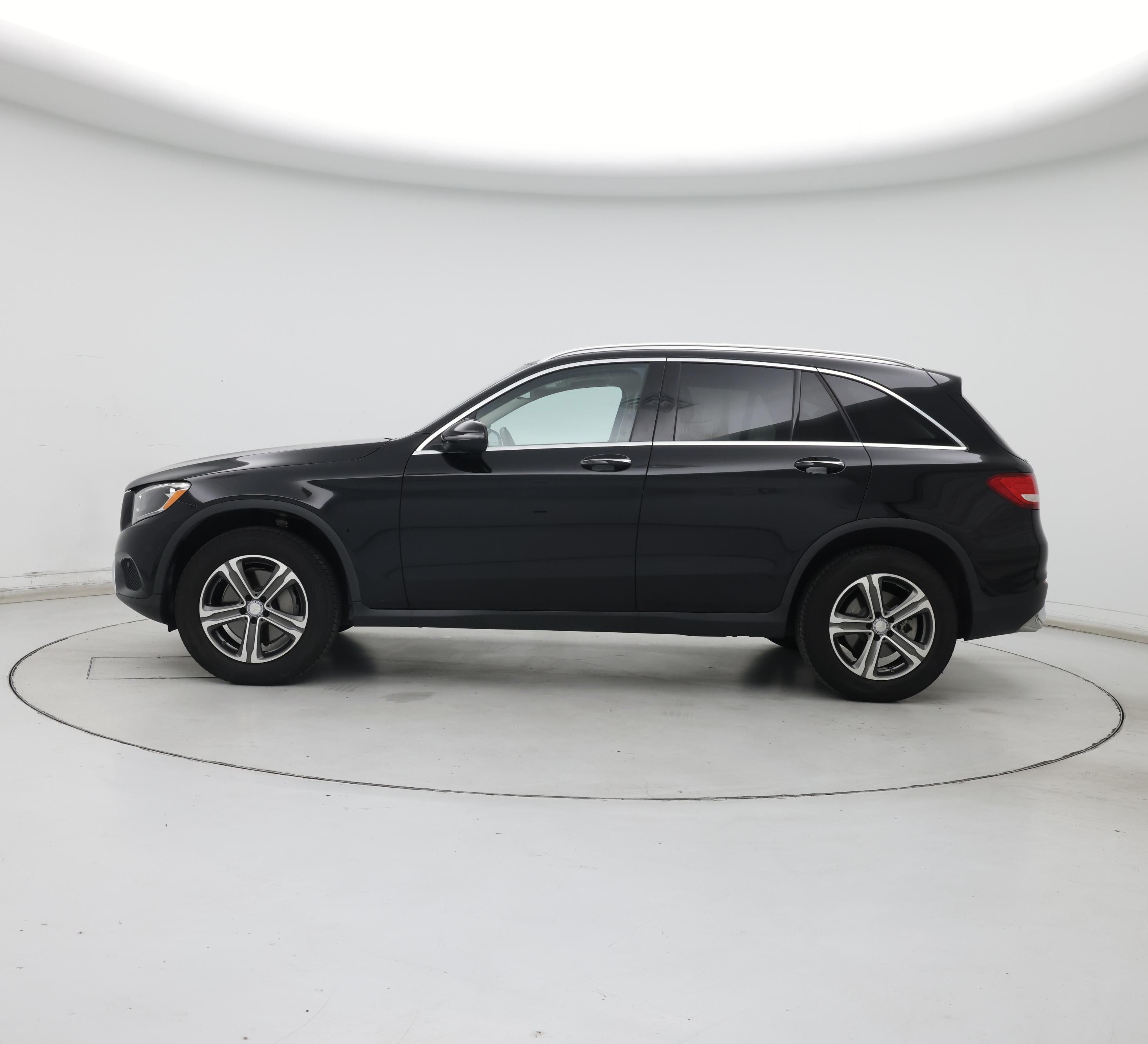 Thumbnail: 2017 Mercedes-Benz GLC - 3