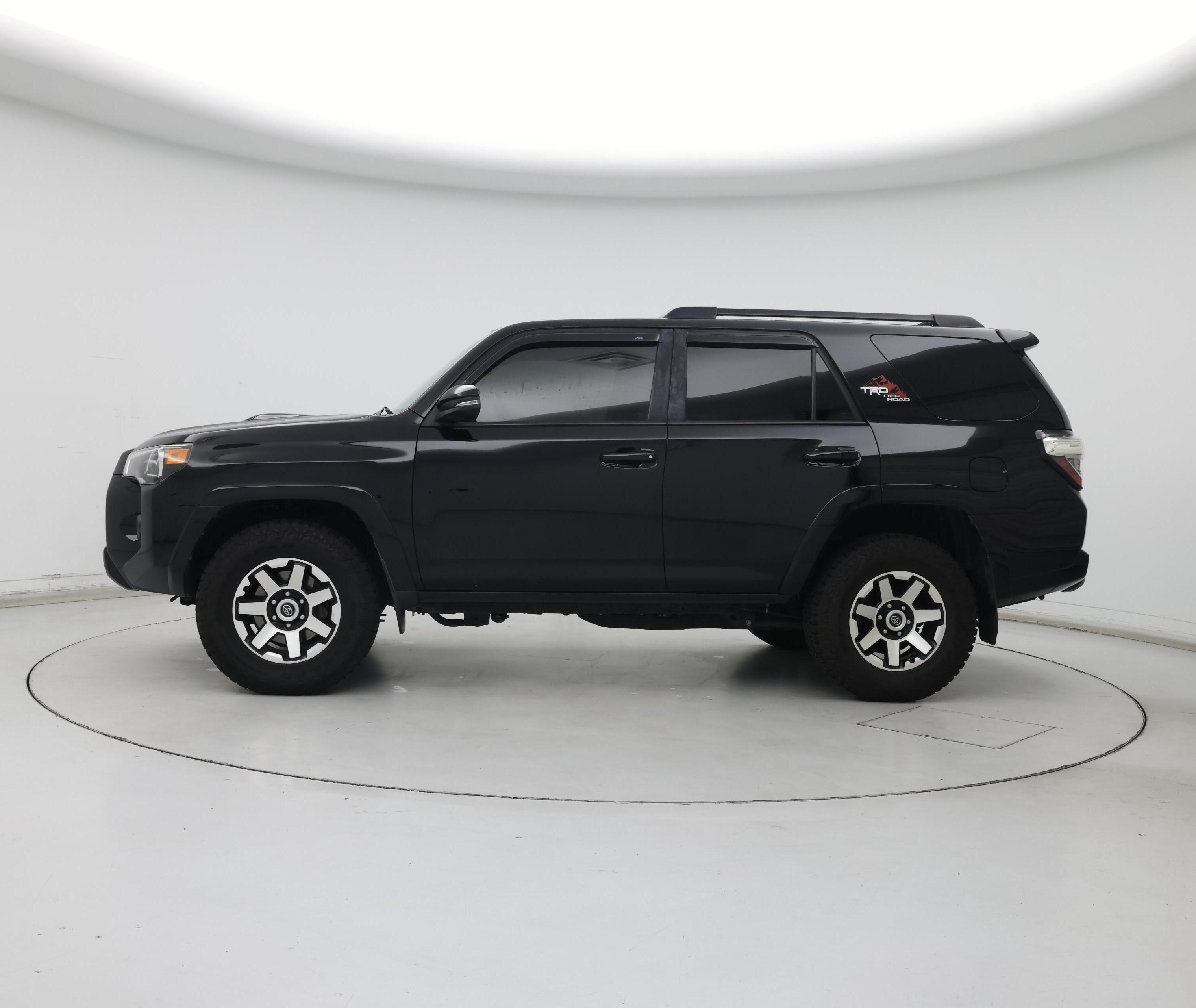 Thumbnail: 2019 Toyota 4Runner - 3