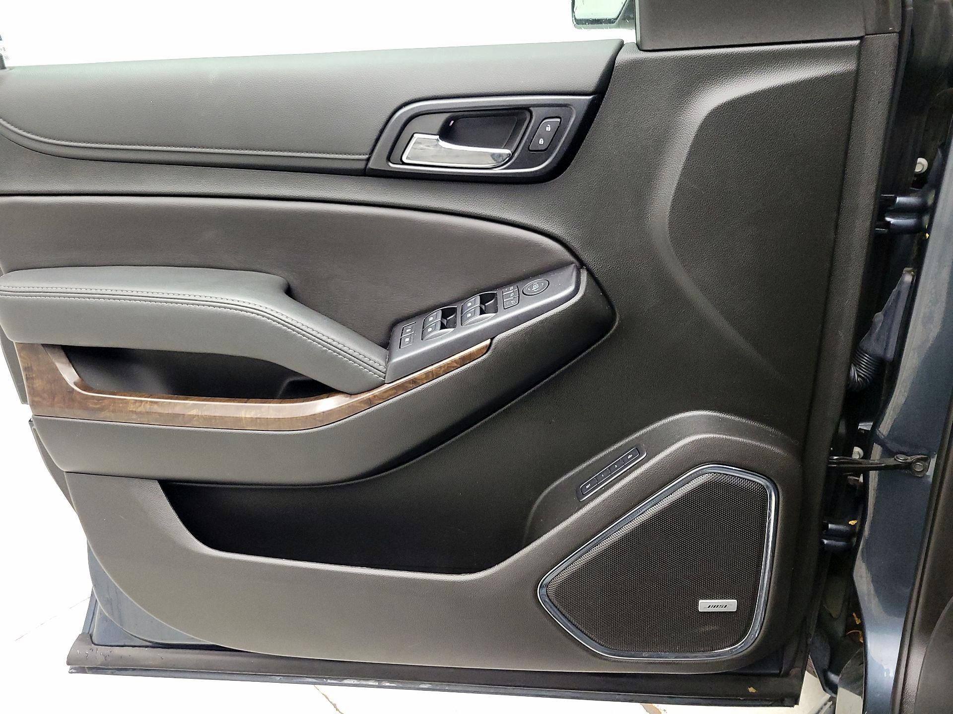 Thumbnail: 2019 Chevrolet Tahoe - 12