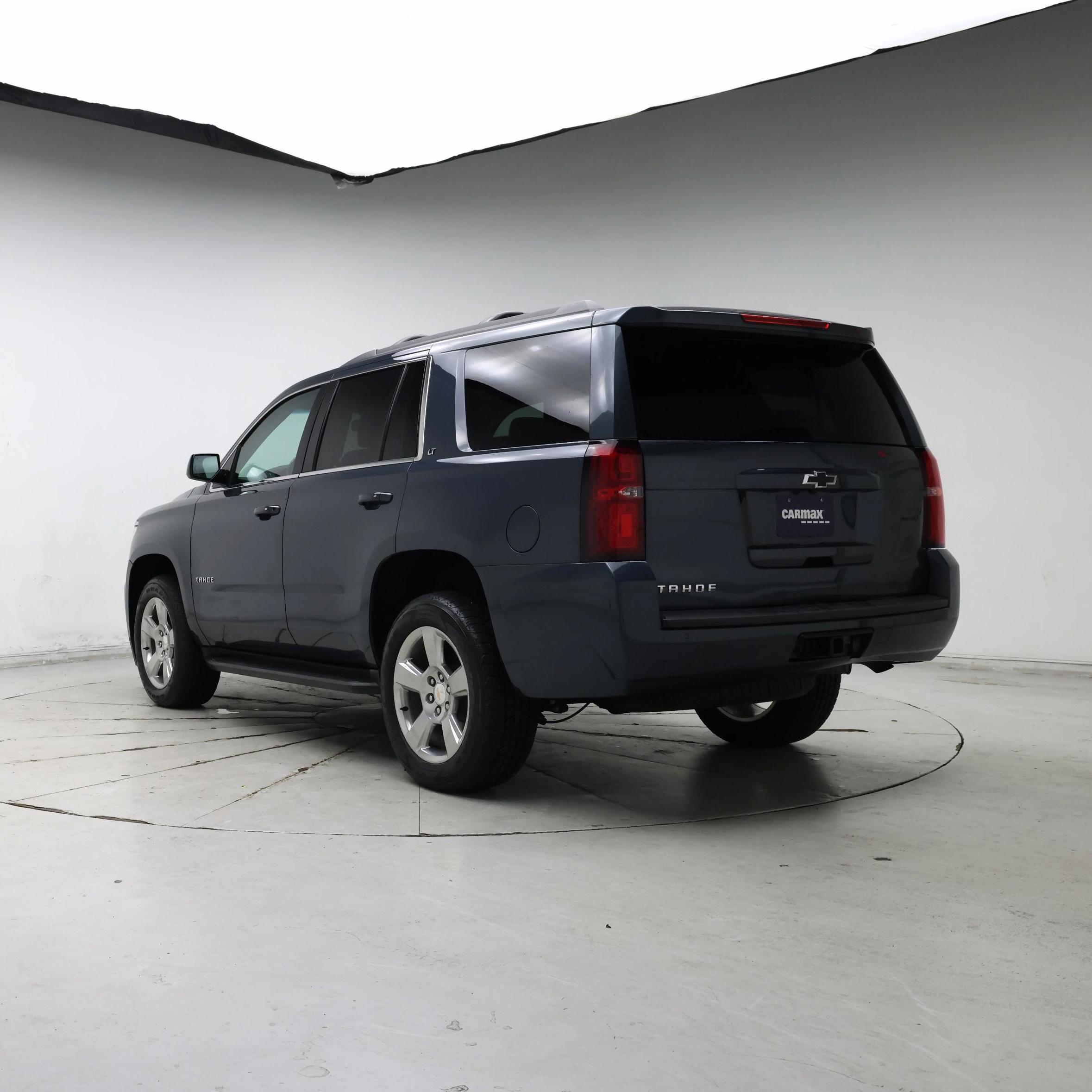 Thumbnail: 2019 Chevrolet Tahoe - 2
