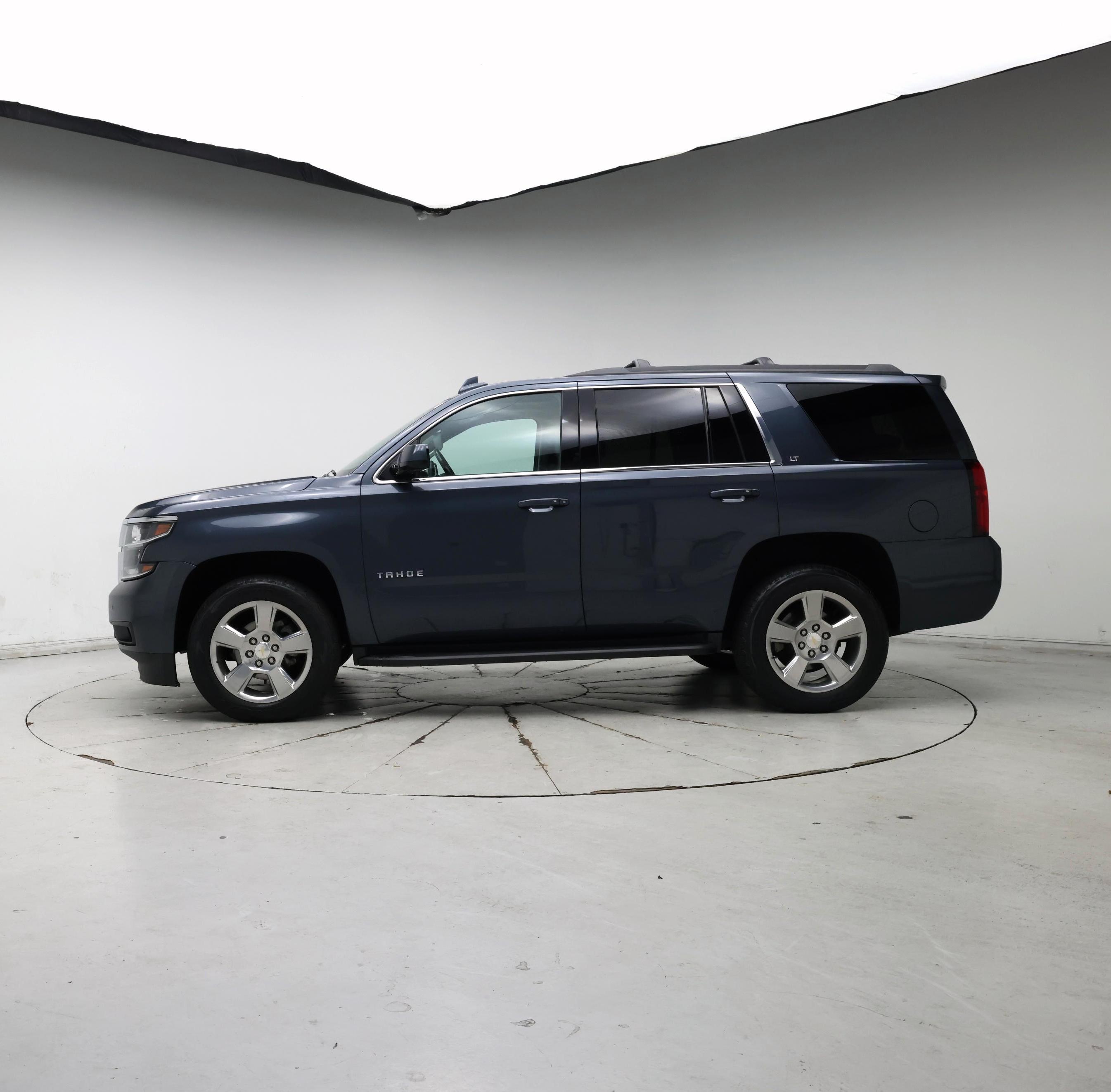 Thumbnail: 2019 Chevrolet Tahoe - 3