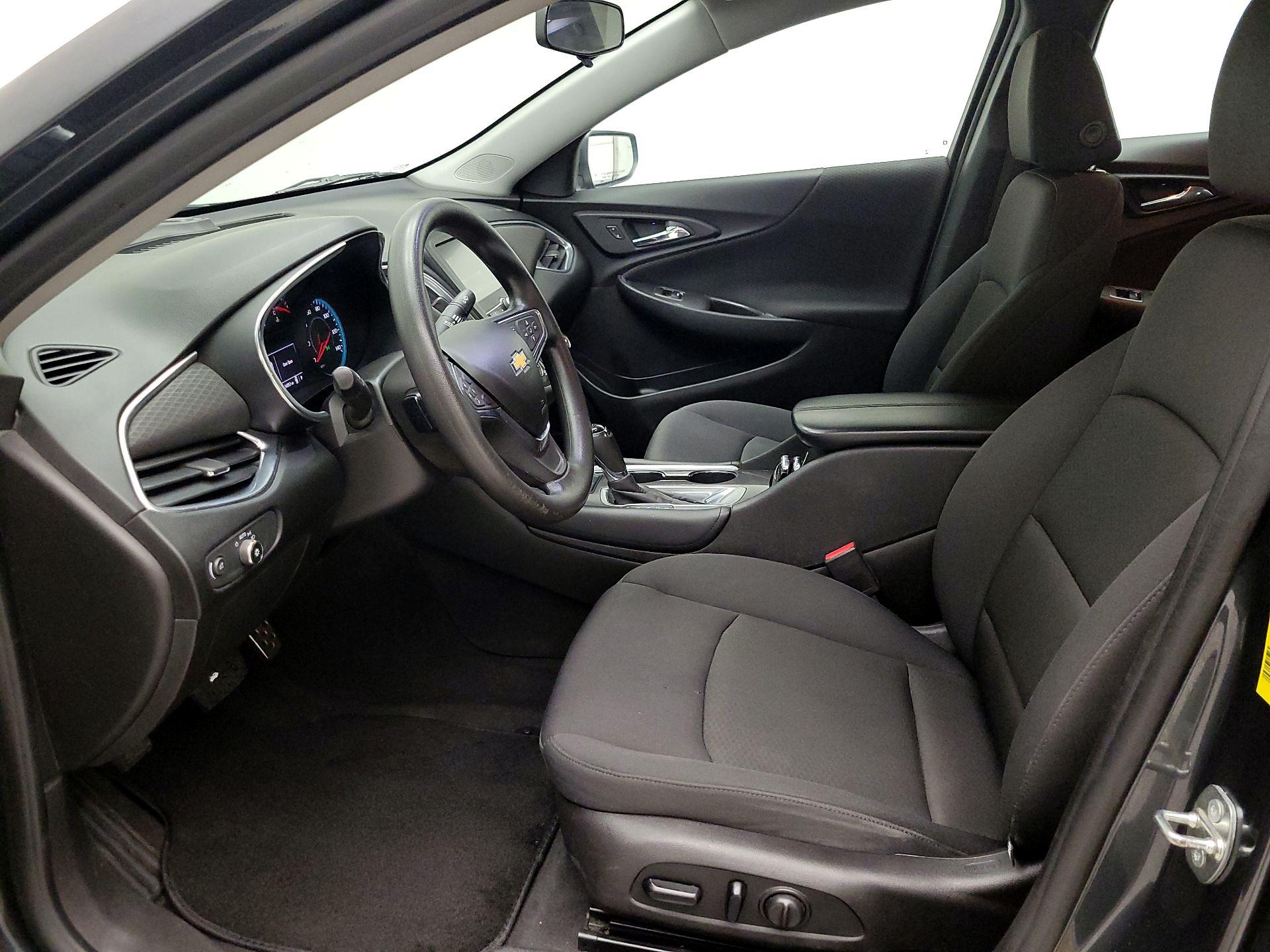 Thumbnail: 2016 Chevrolet Malibu - 11