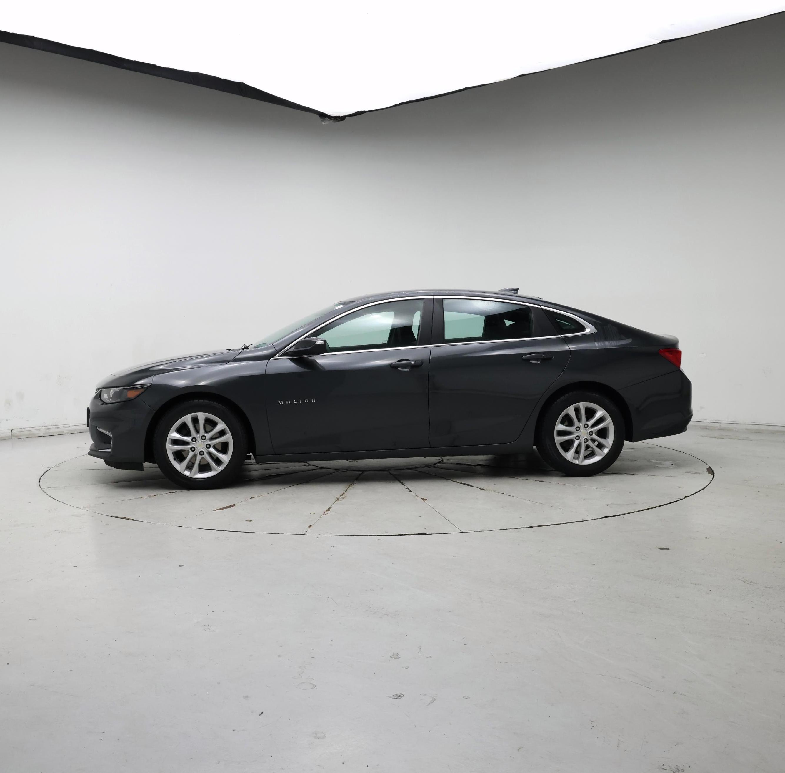 Thumbnail: 2016 Chevrolet Malibu - 3