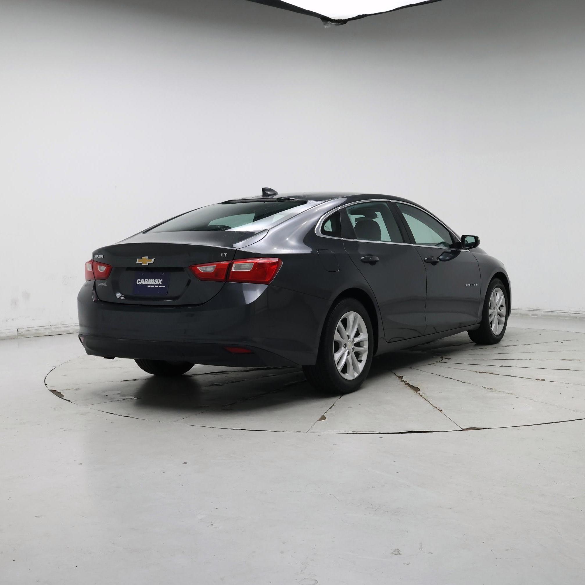 Thumbnail: 2016 Chevrolet Malibu - 8