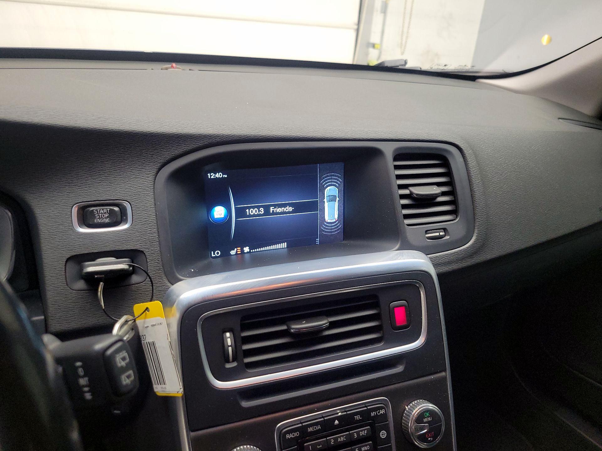 Thumbnail: 2015 Volvo V60 - 12