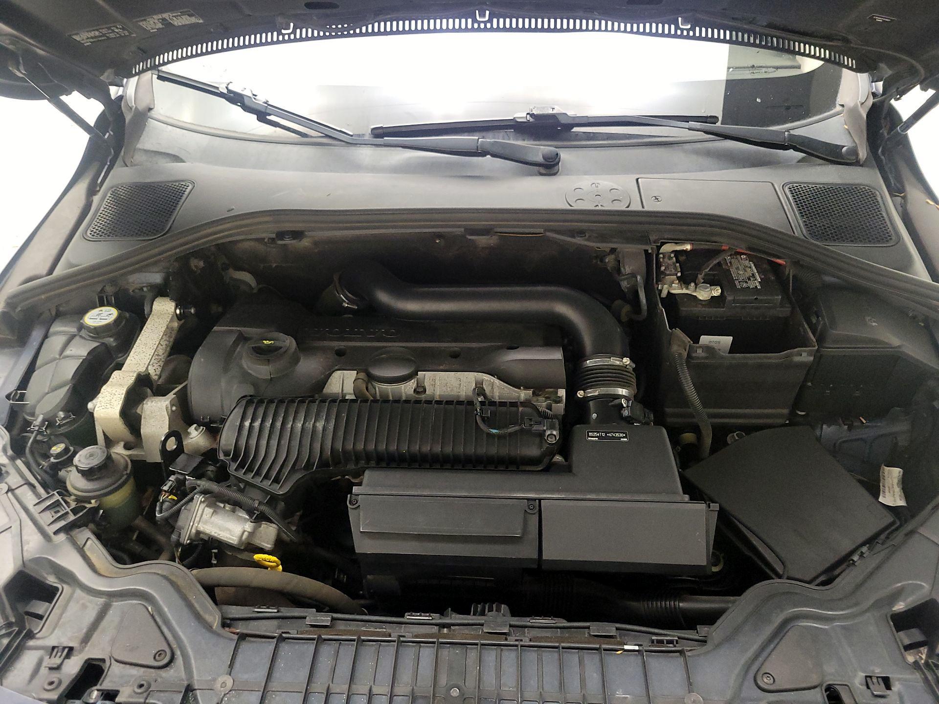 Thumbnail: 2015 Volvo V60 - 18