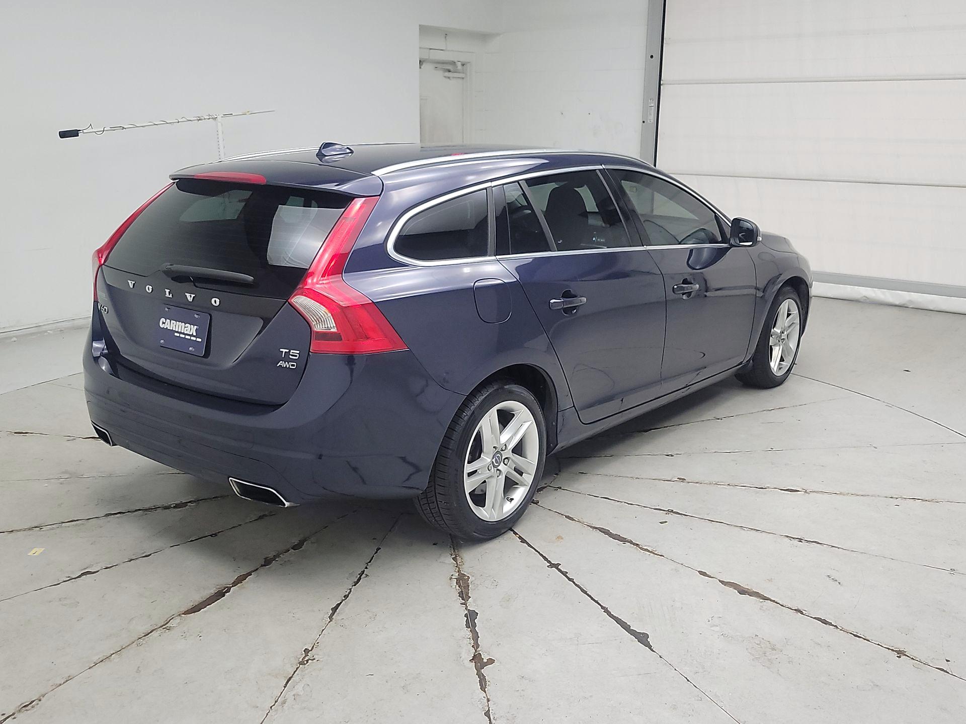 Thumbnail: 2015 Volvo V60 - 5