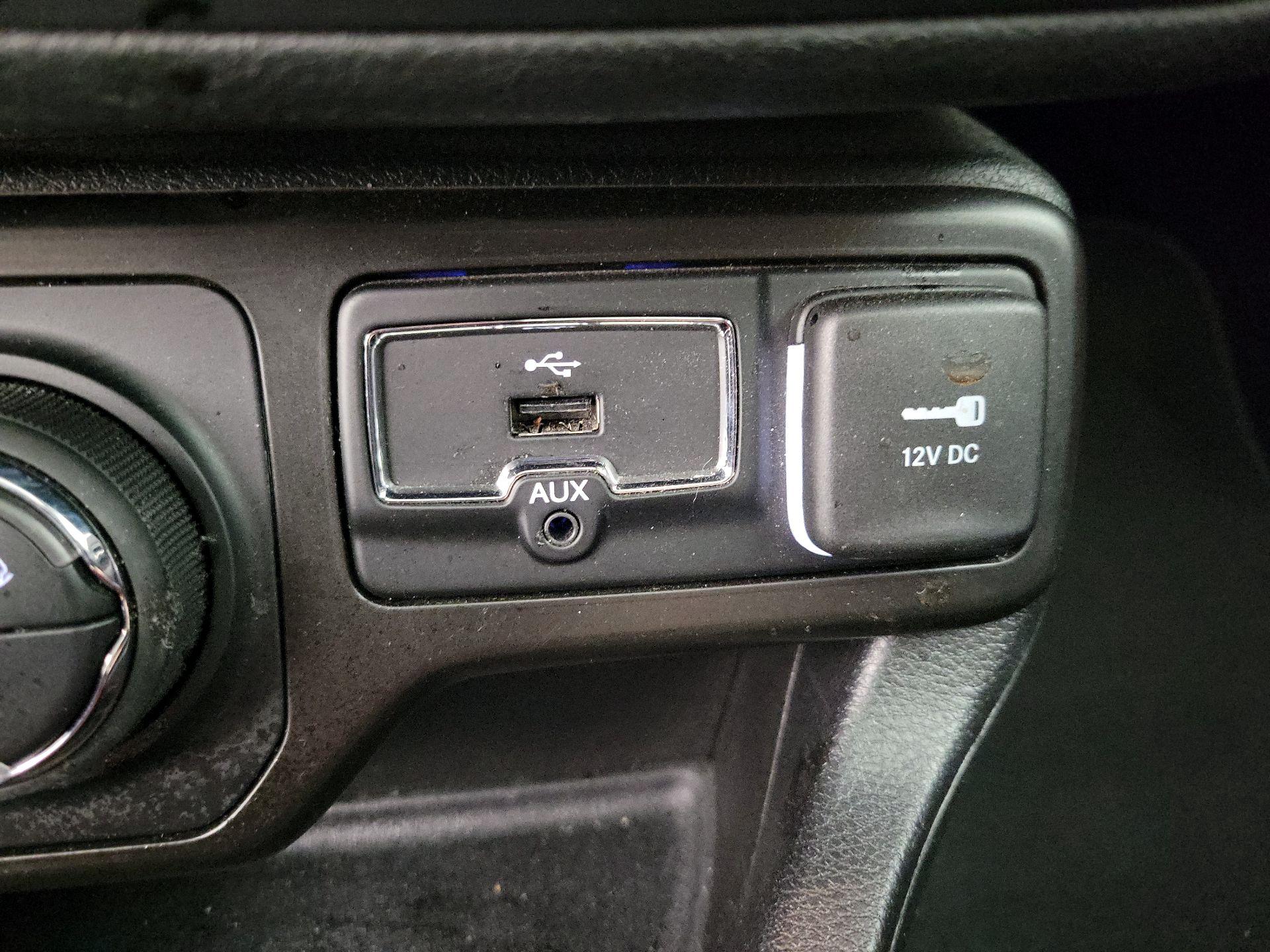 Thumbnail: 2021 Jeep Renegade - 19