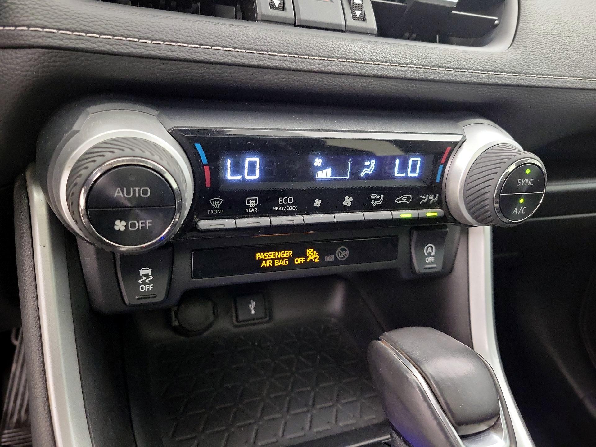 Thumbnail: 2021 Toyota RAV4 - 16