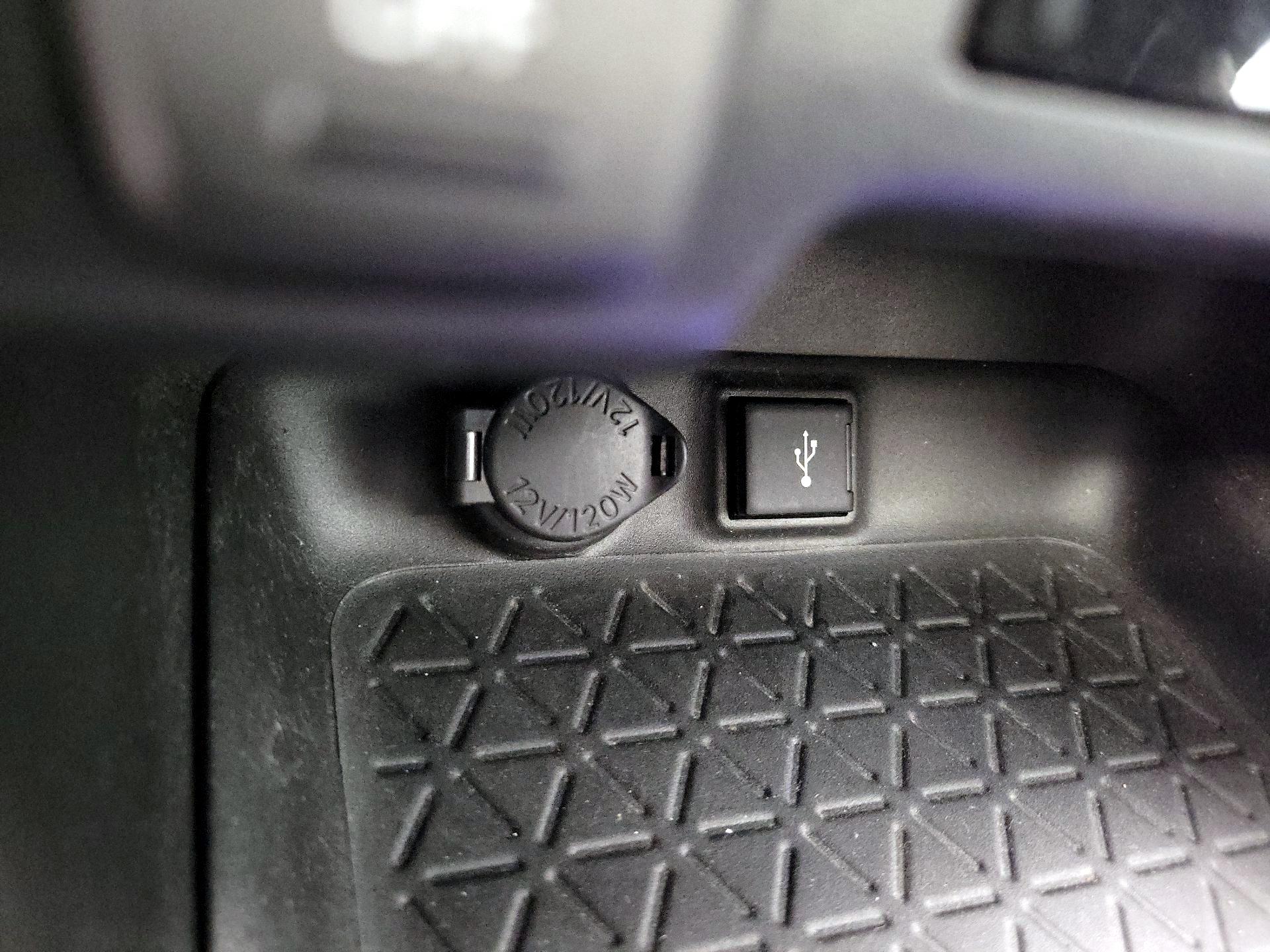 Thumbnail: 2021 Toyota RAV4 - 18