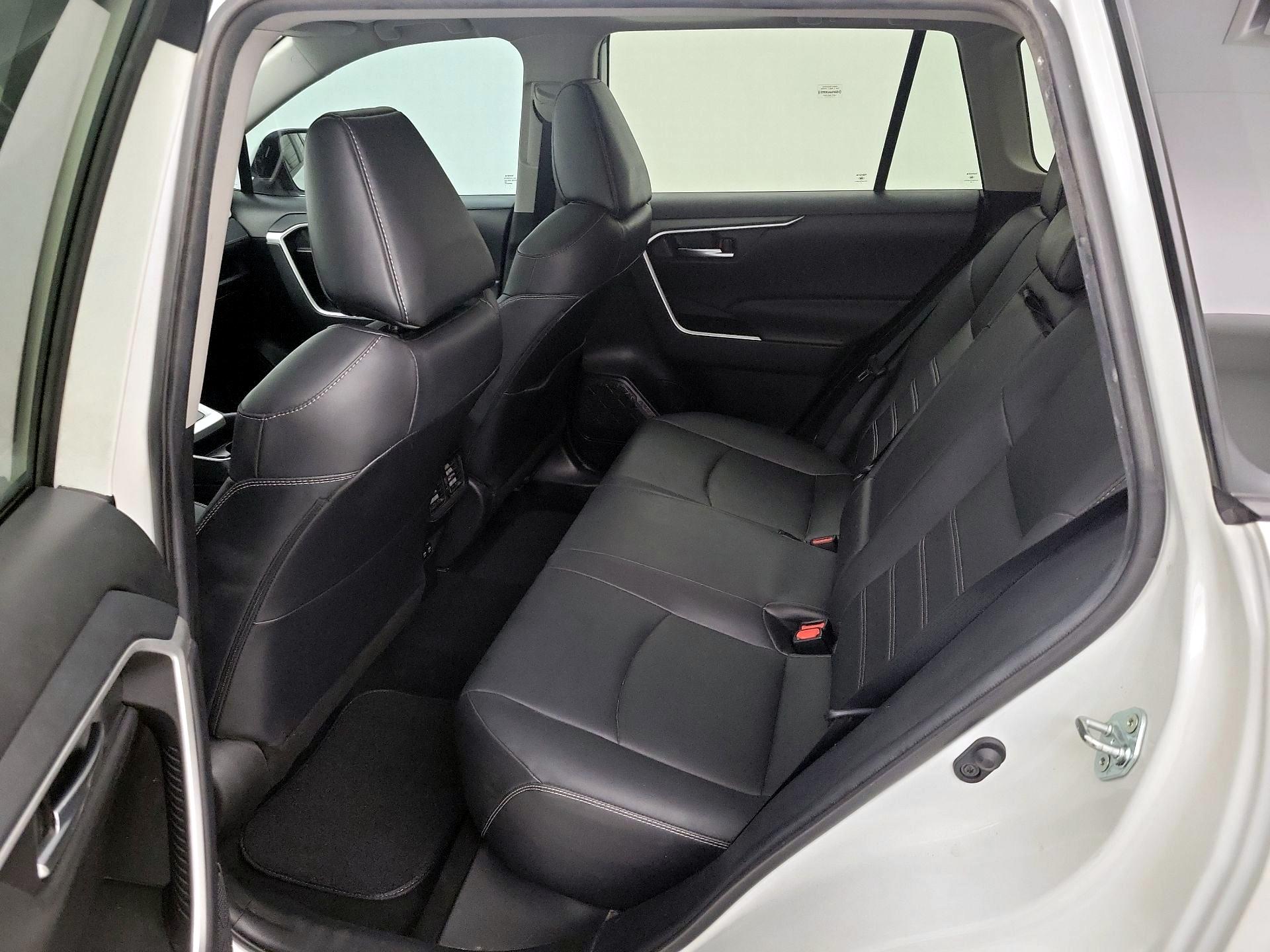 Thumbnail: 2021 Toyota RAV4 - 20