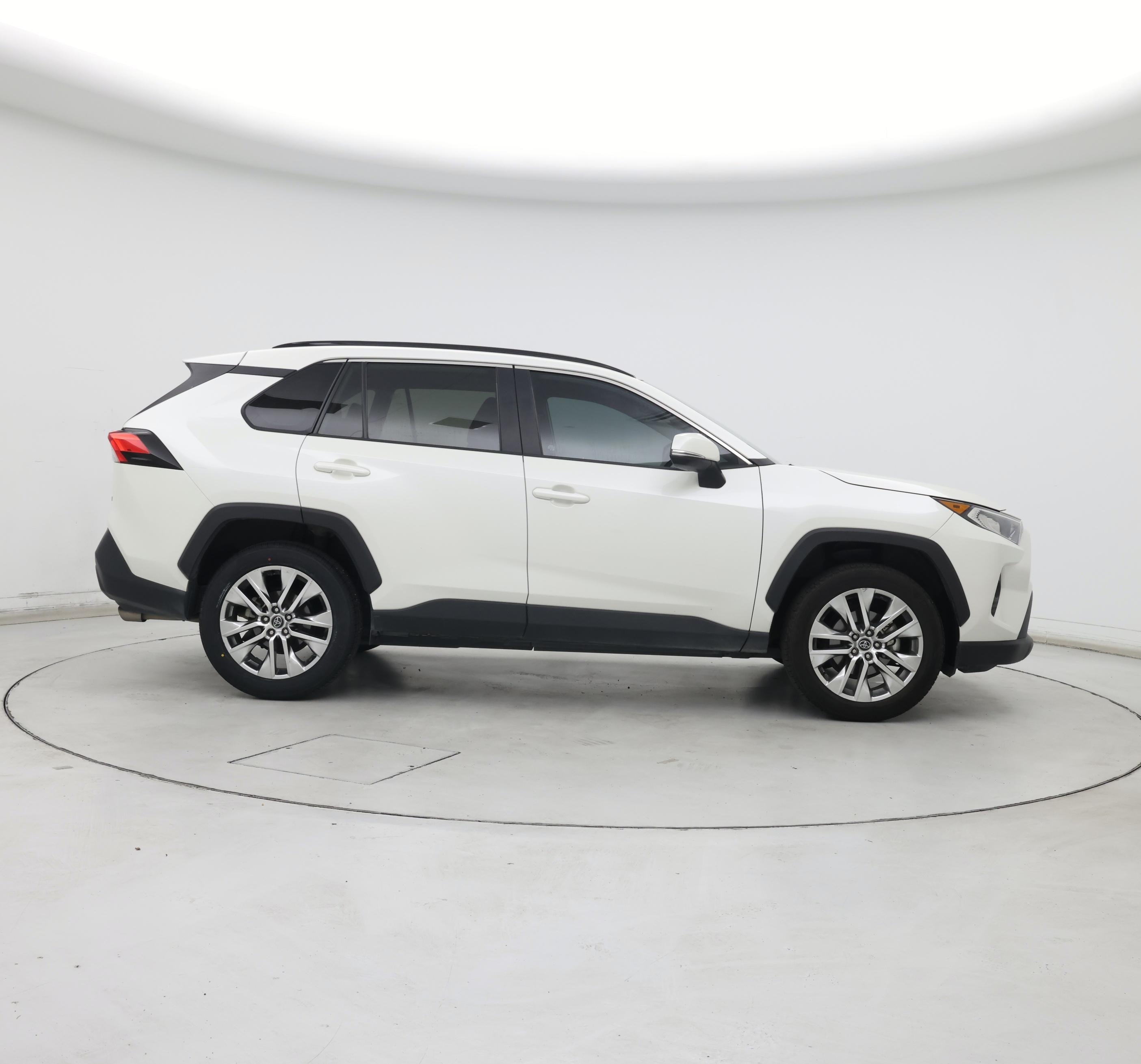 Thumbnail: 2021 Toyota RAV4 - 7