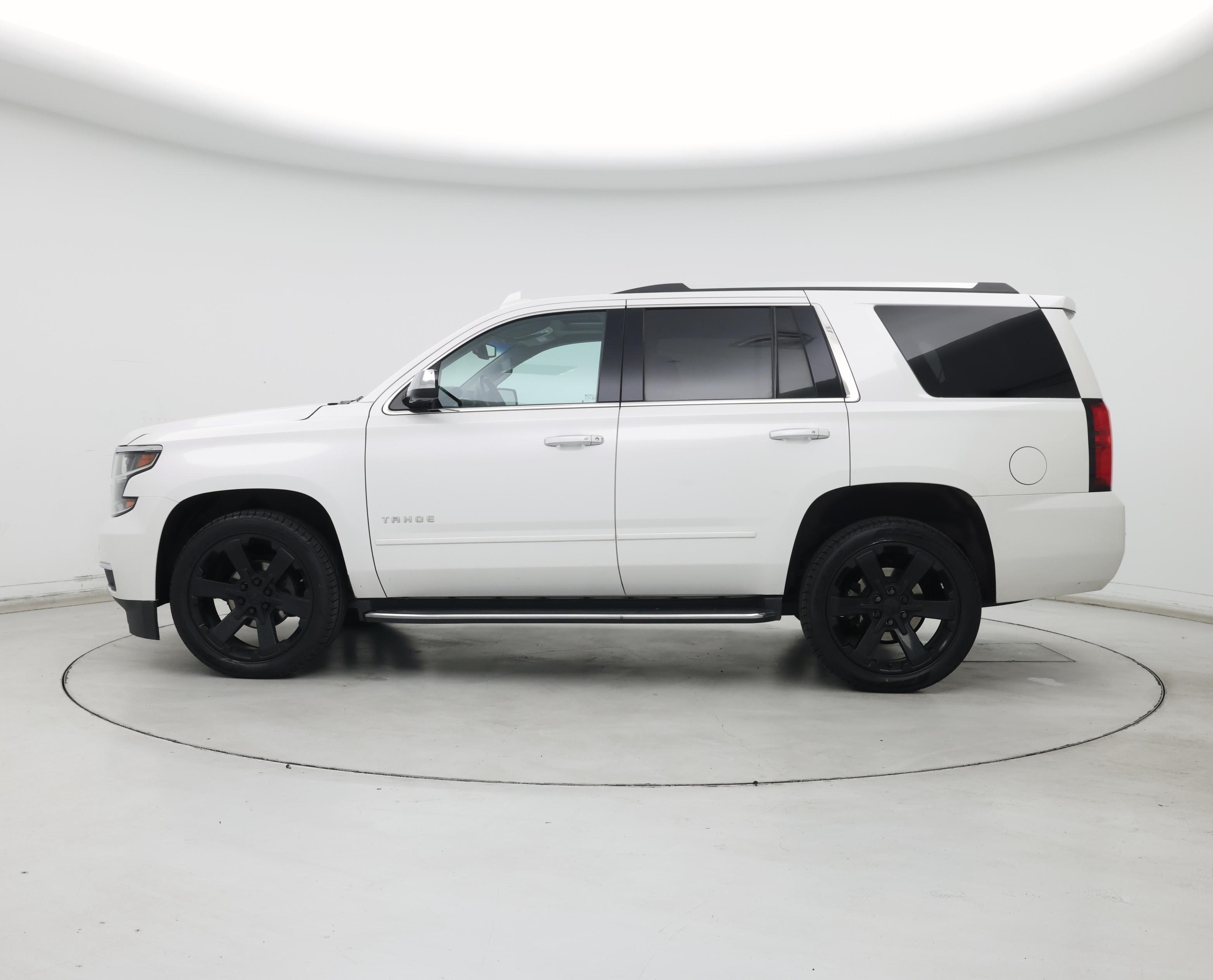 Thumbnail: 2020 Chevrolet Tahoe - 3