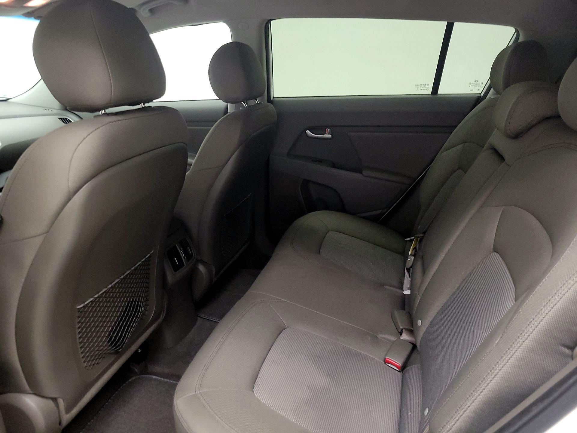 Thumbnail: 2016 Kia Sportage - 18