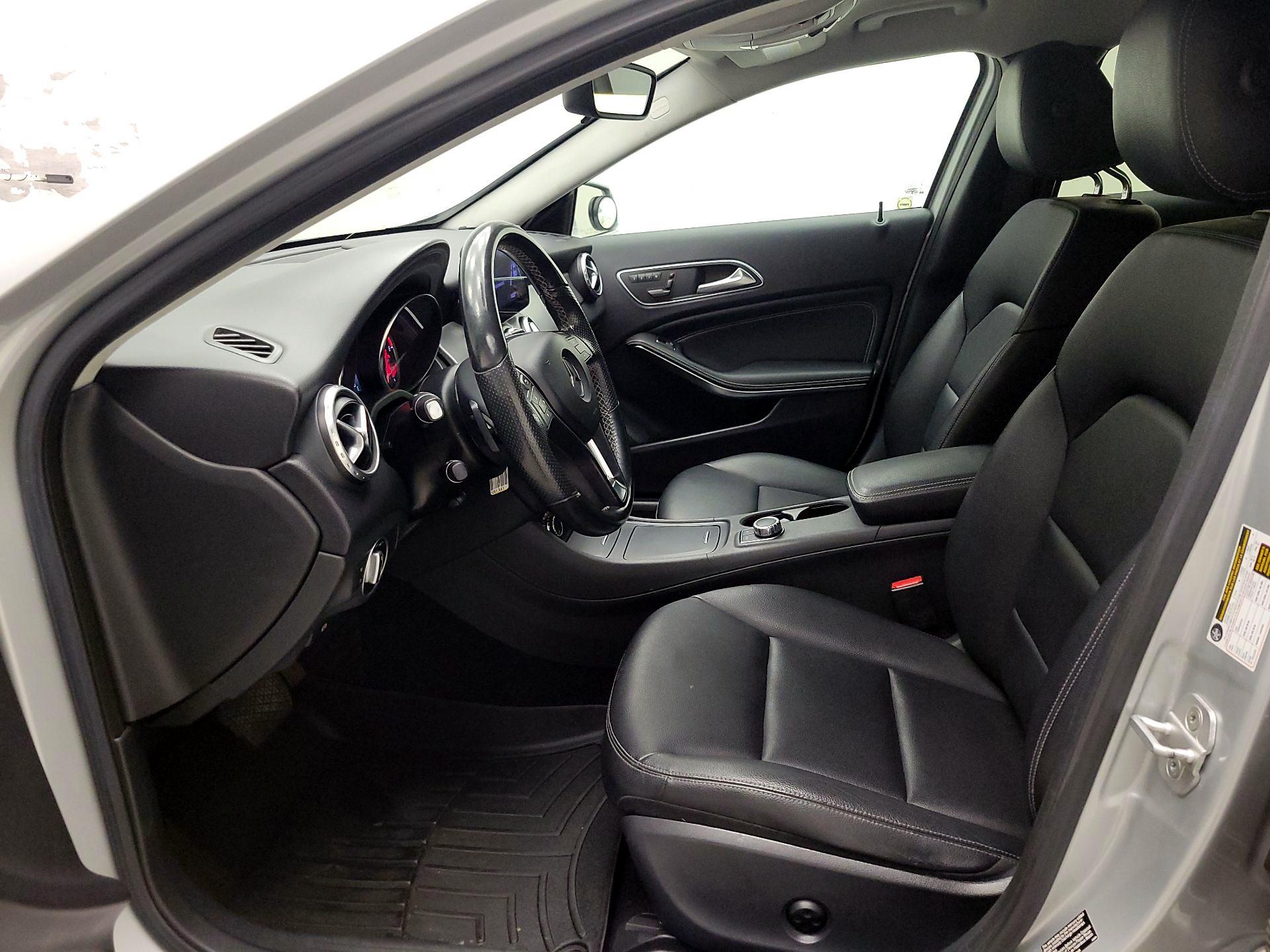 Thumbnail: 2015 Mercedes-Benz GLA - 9
