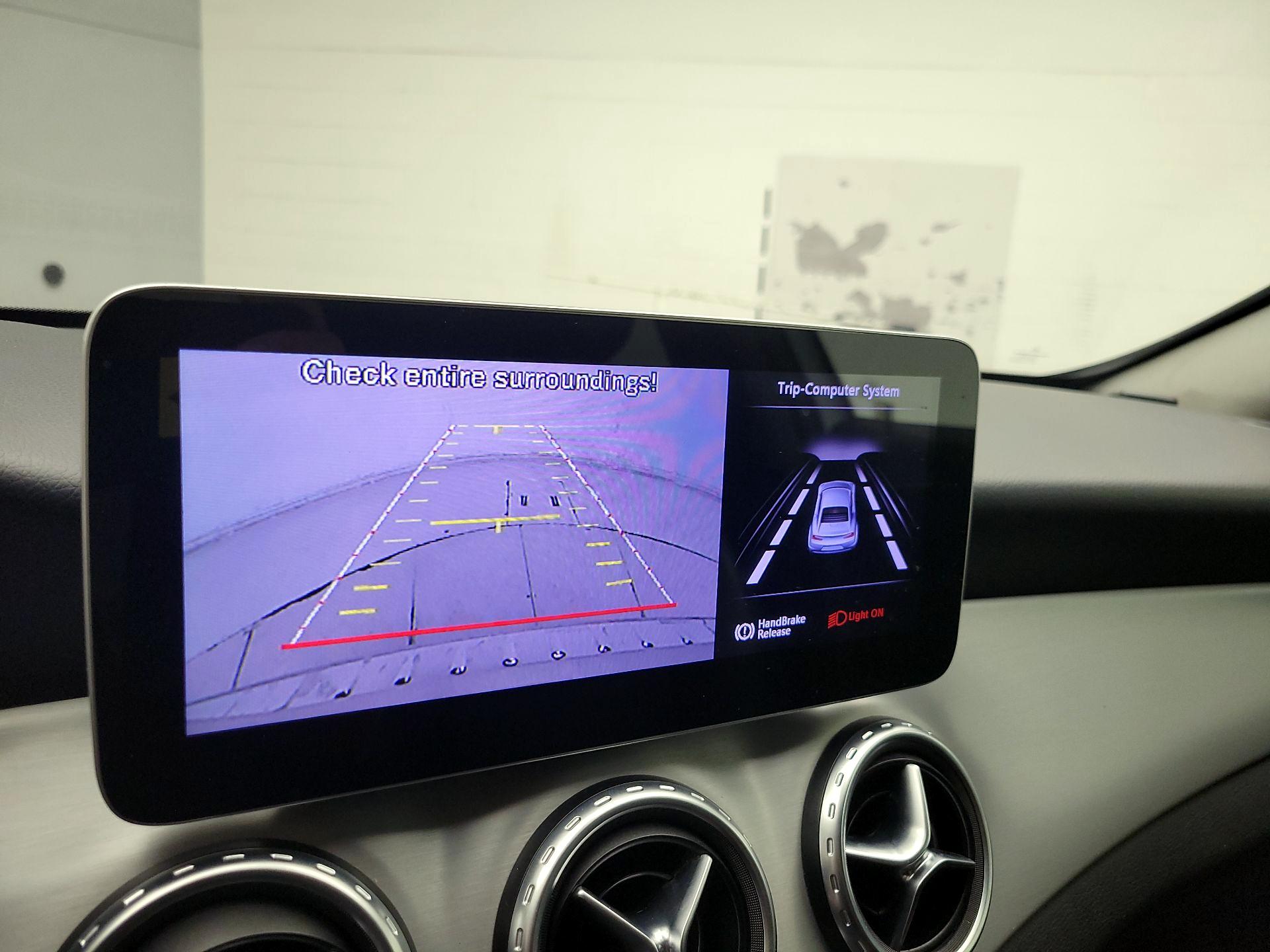 Thumbnail: 2015 Mercedes-Benz GLA - 12