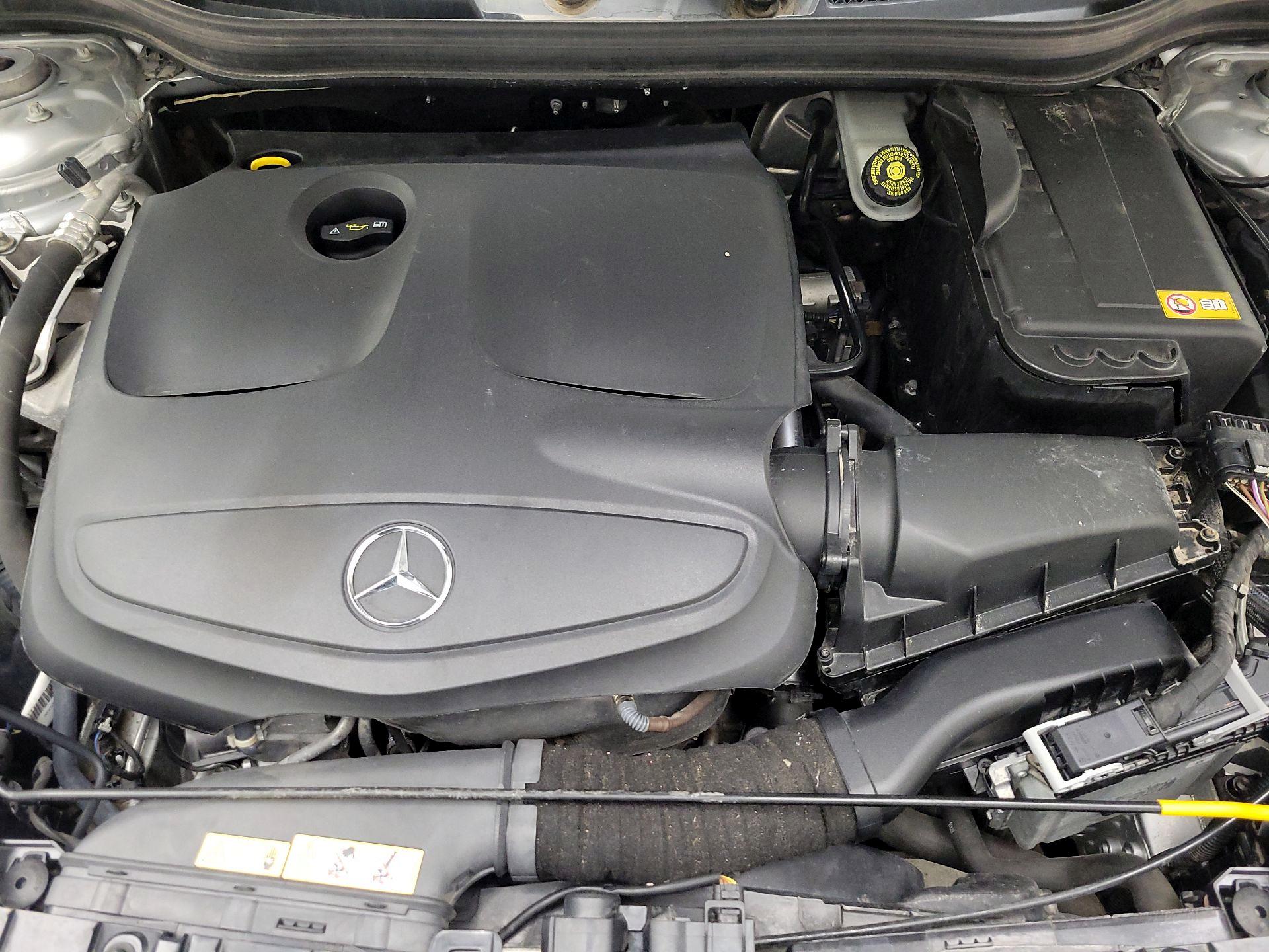 Thumbnail: 2015 Mercedes-Benz GLA - 20
