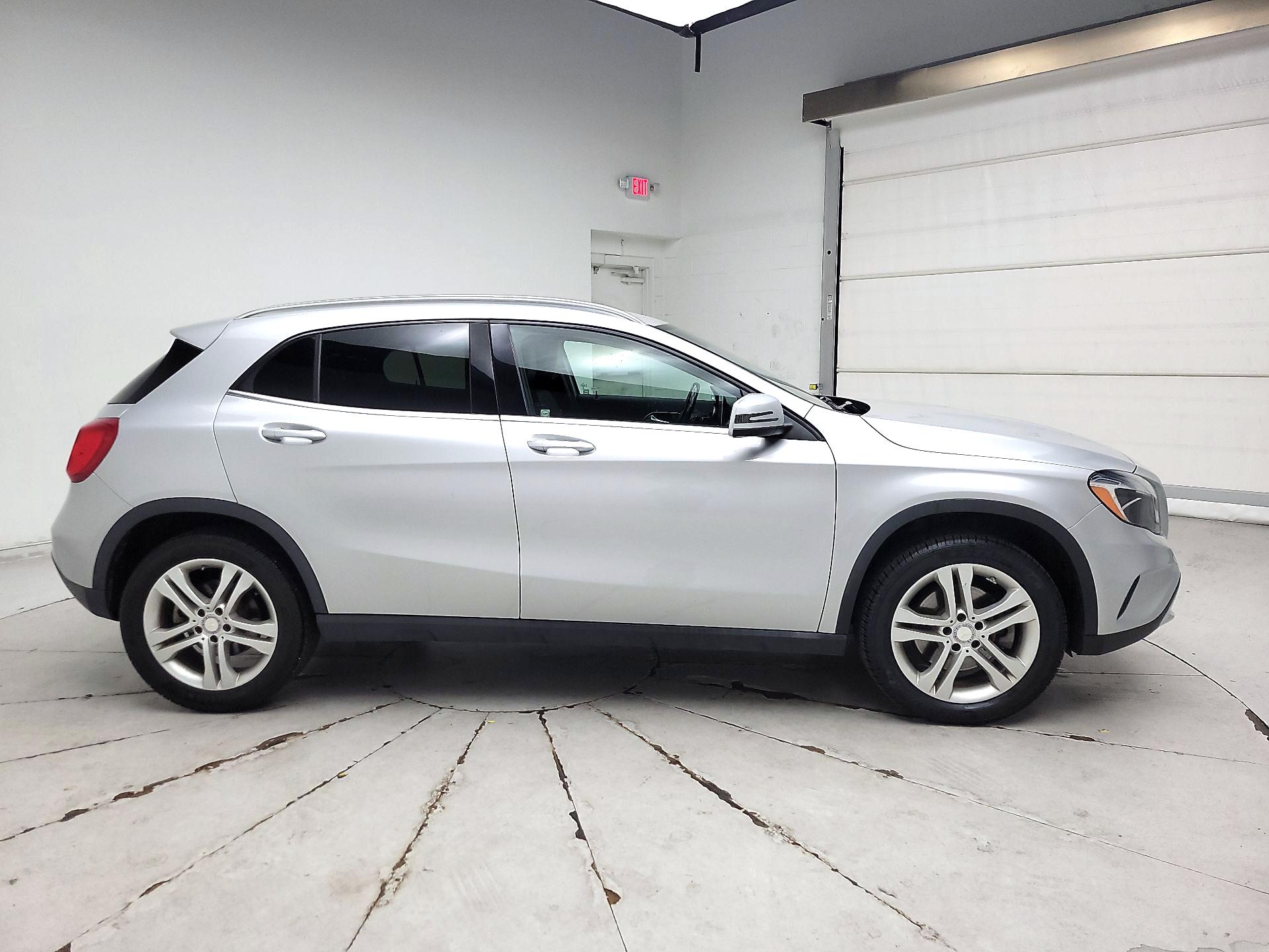 Thumbnail: 2015 Mercedes-Benz GLA - 4