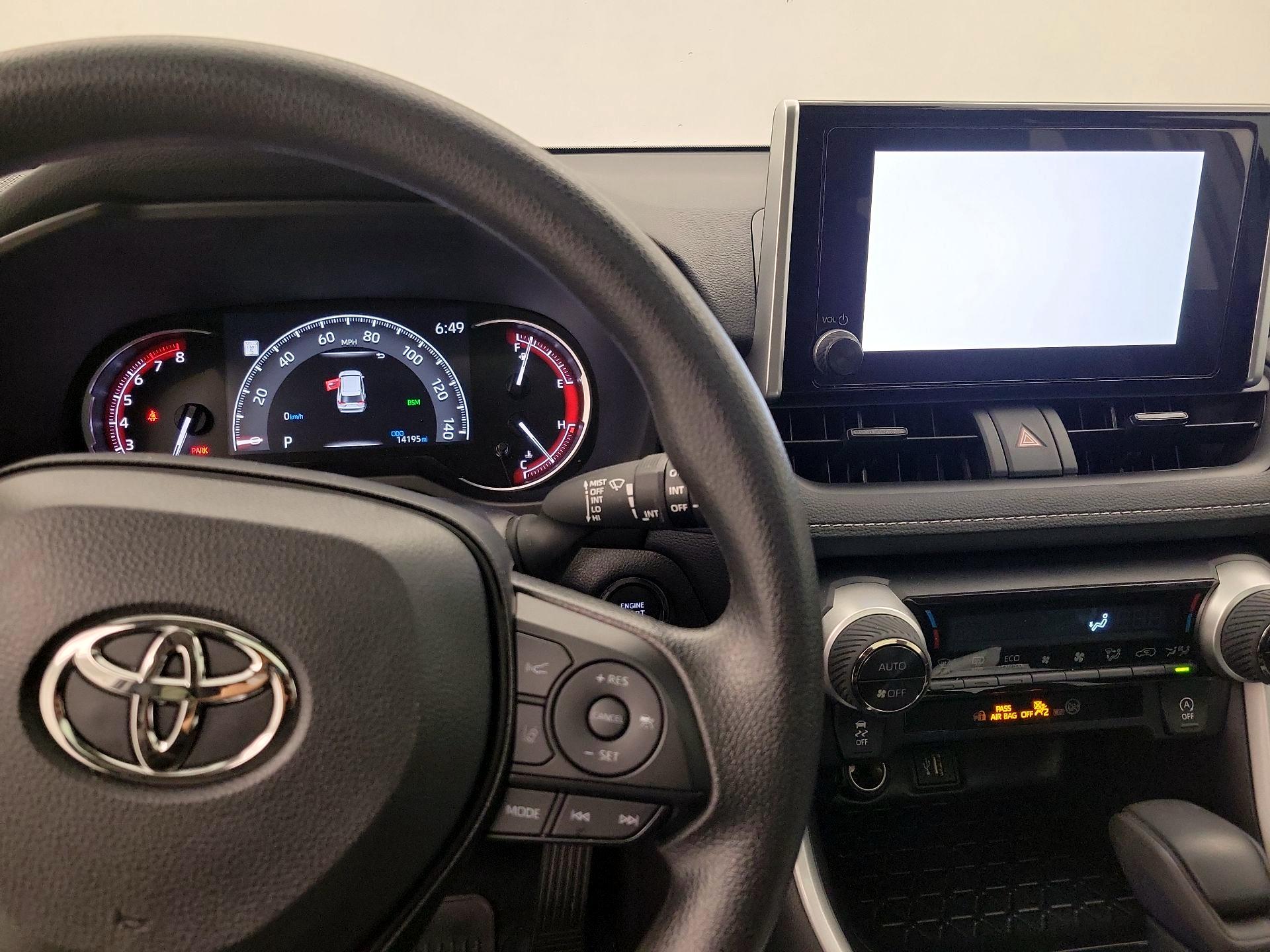 Thumbnail: 2025 Toyota RAV4 - 9