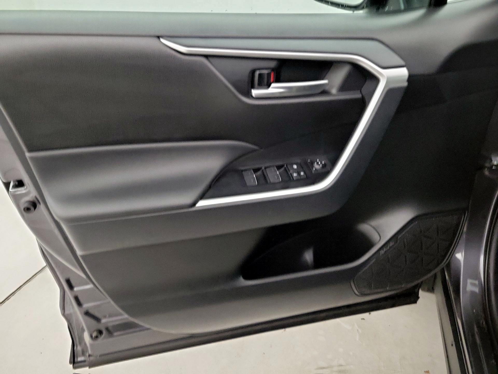 Thumbnail: 2025 Toyota RAV4 - 12