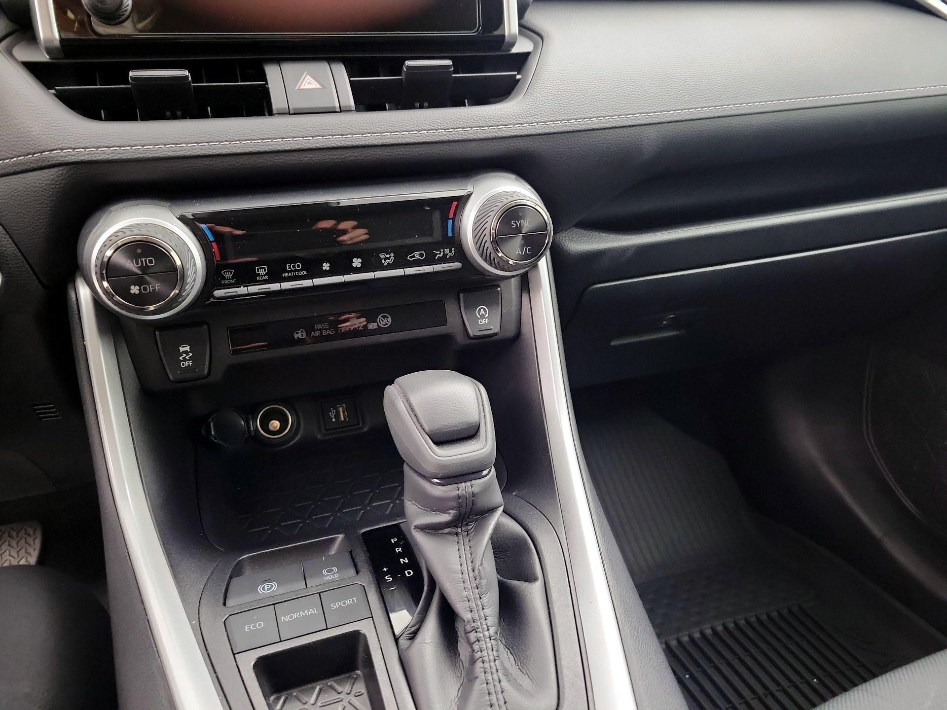 Thumbnail: 2025 Toyota RAV4 - 16