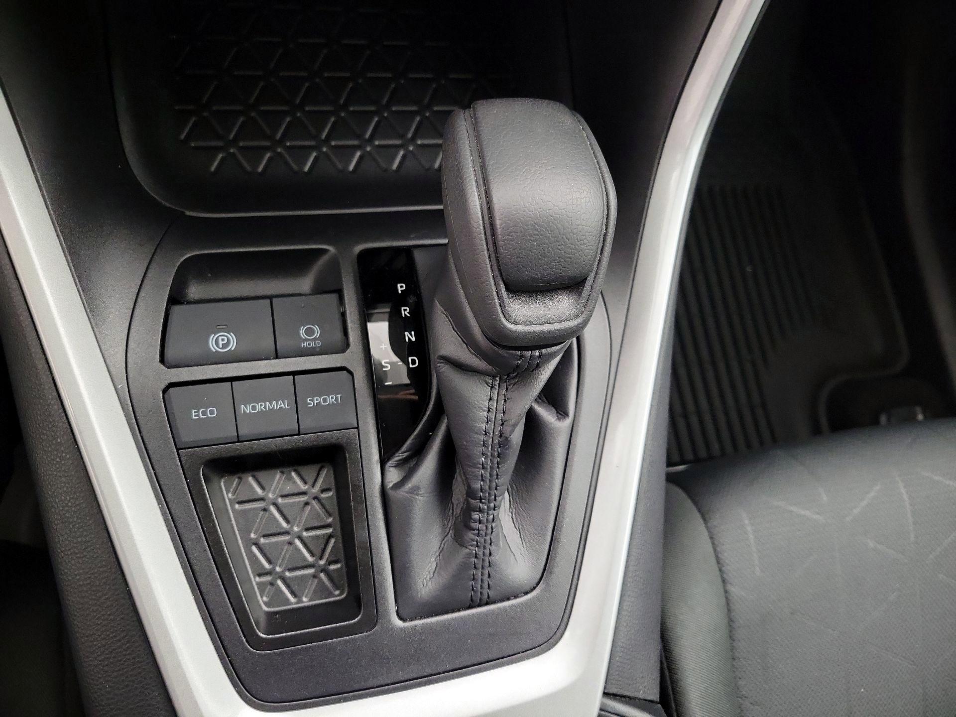 Thumbnail: 2025 Toyota RAV4 - 17