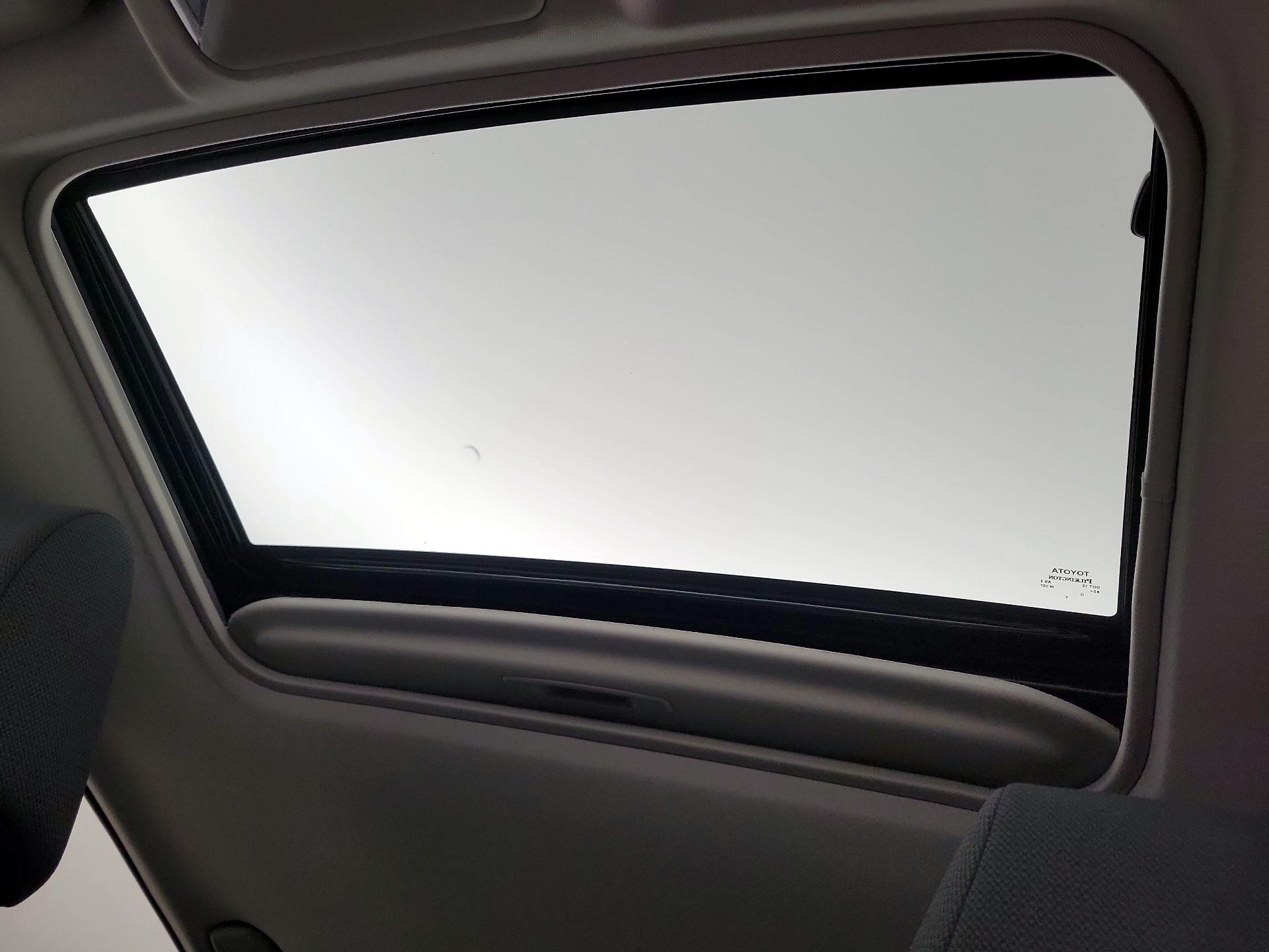 Thumbnail: 2025 Toyota RAV4 - 19