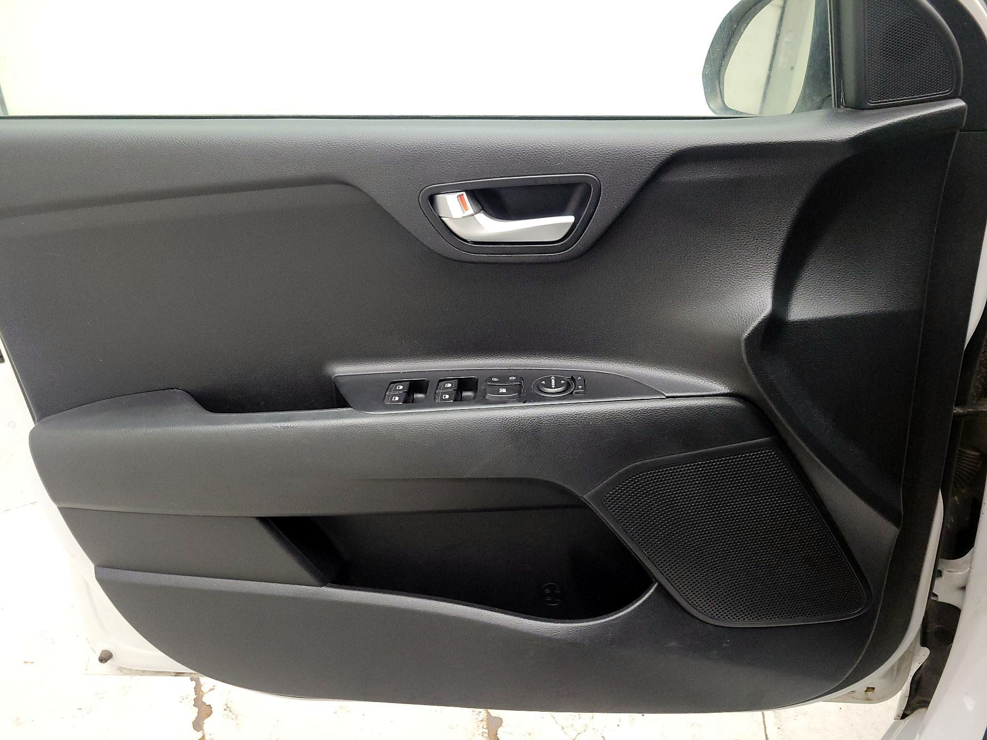 Thumbnail: 2021 Kia Rio - 10