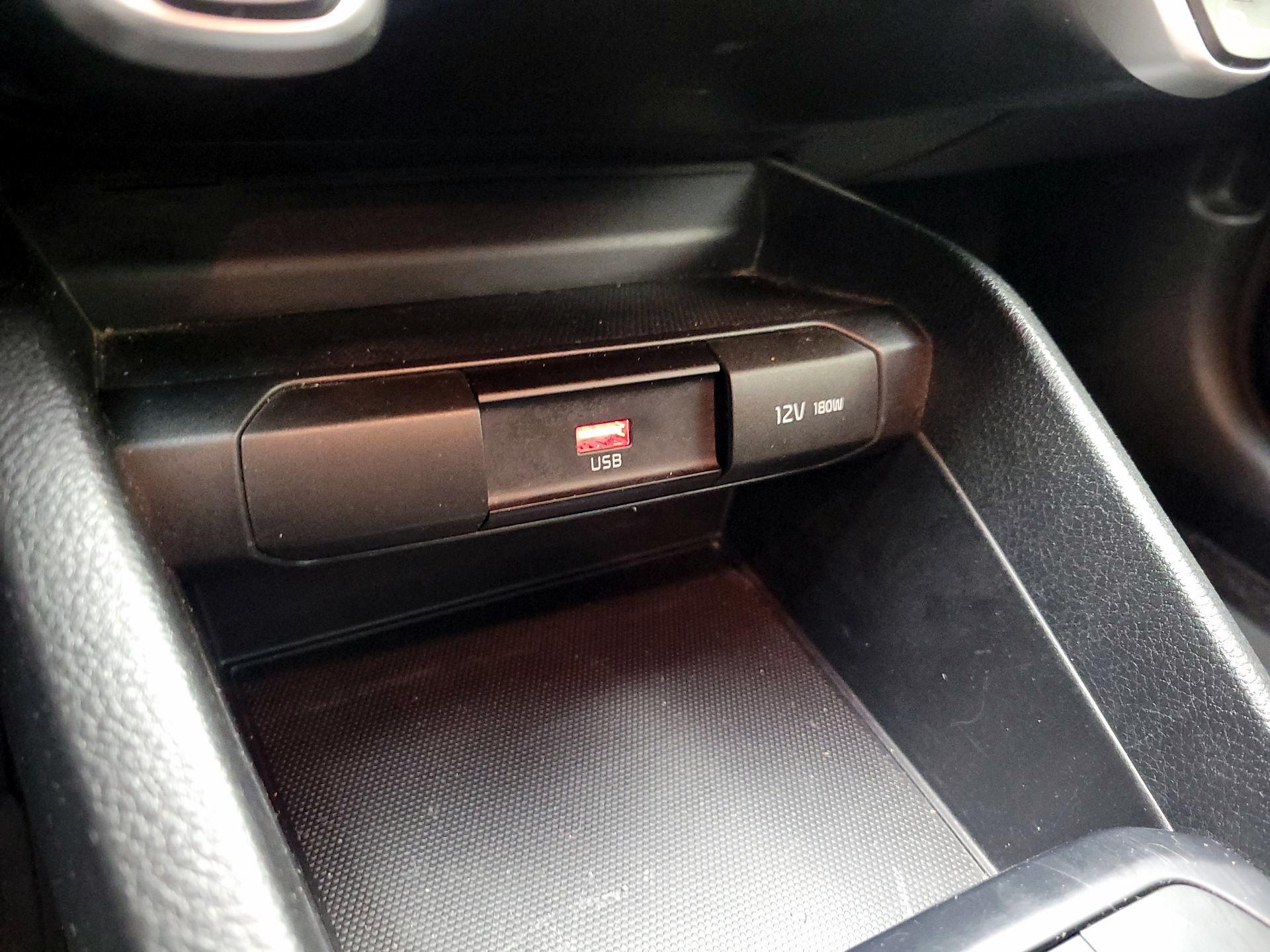 Thumbnail: 2021 Kia Rio - 16