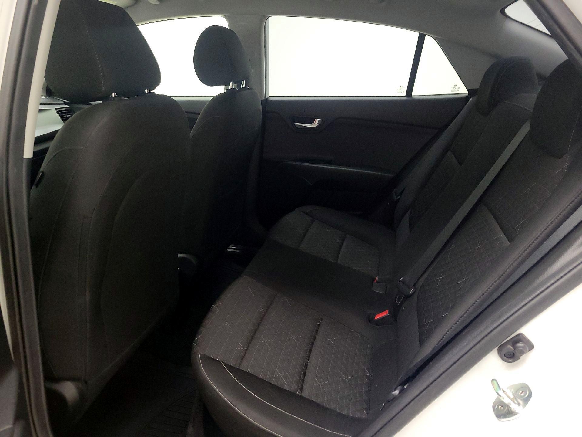 Thumbnail: 2021 Kia Rio - 17