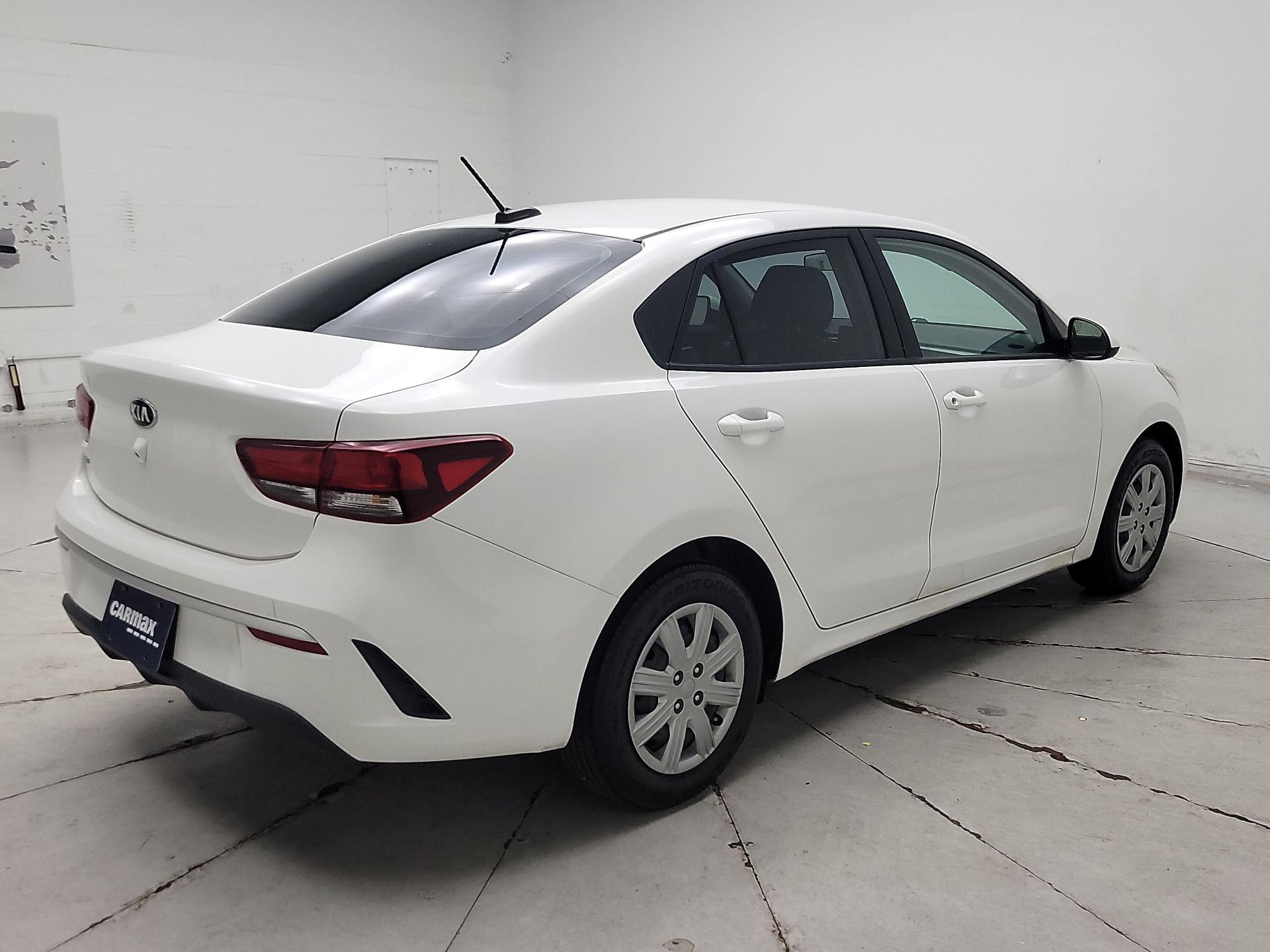 Thumbnail: 2021 Kia Rio - 5