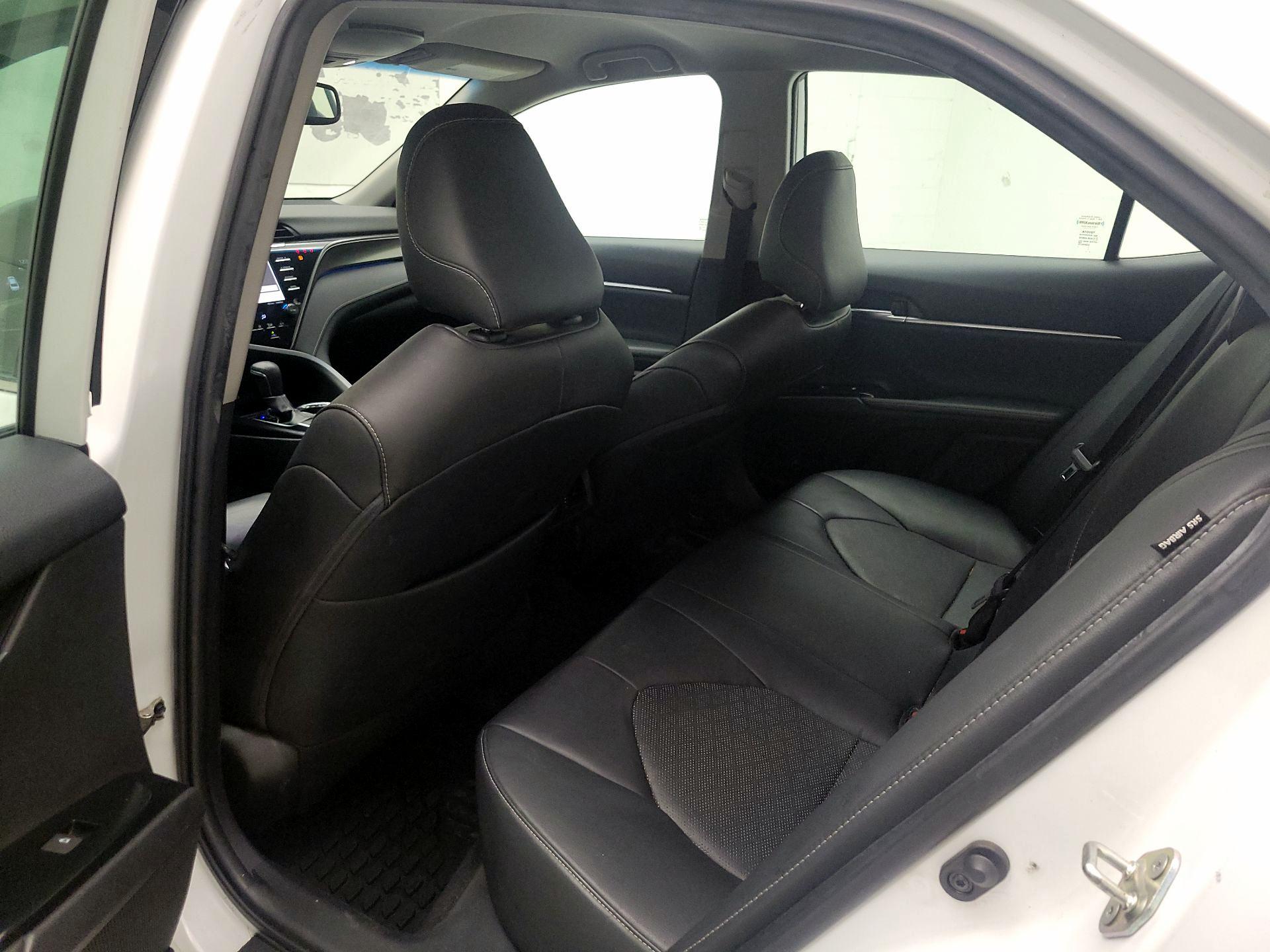 Thumbnail: 2019 Toyota Camry - 18