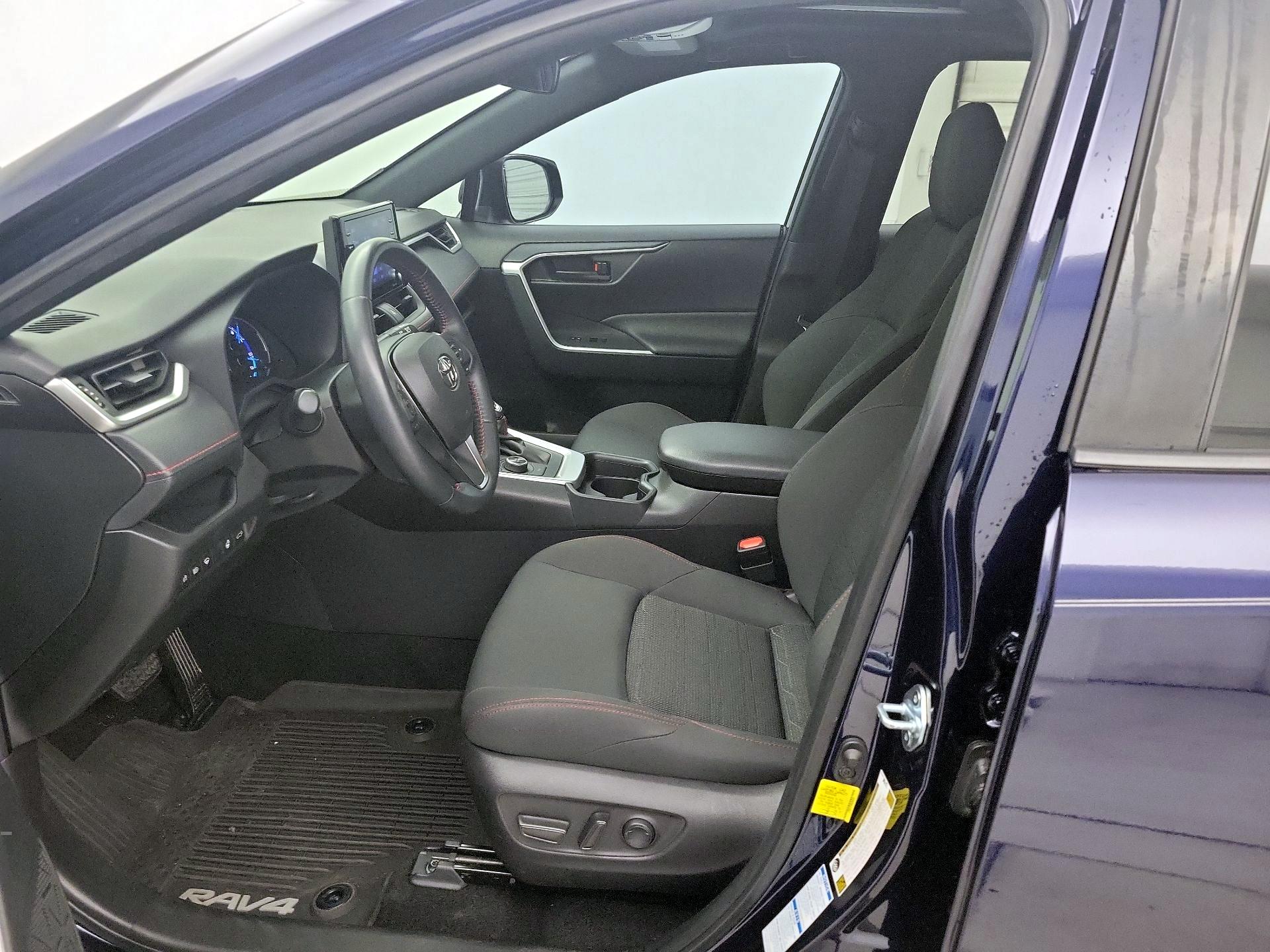 Thumbnail: 2021 Toyota RAV4 - 11