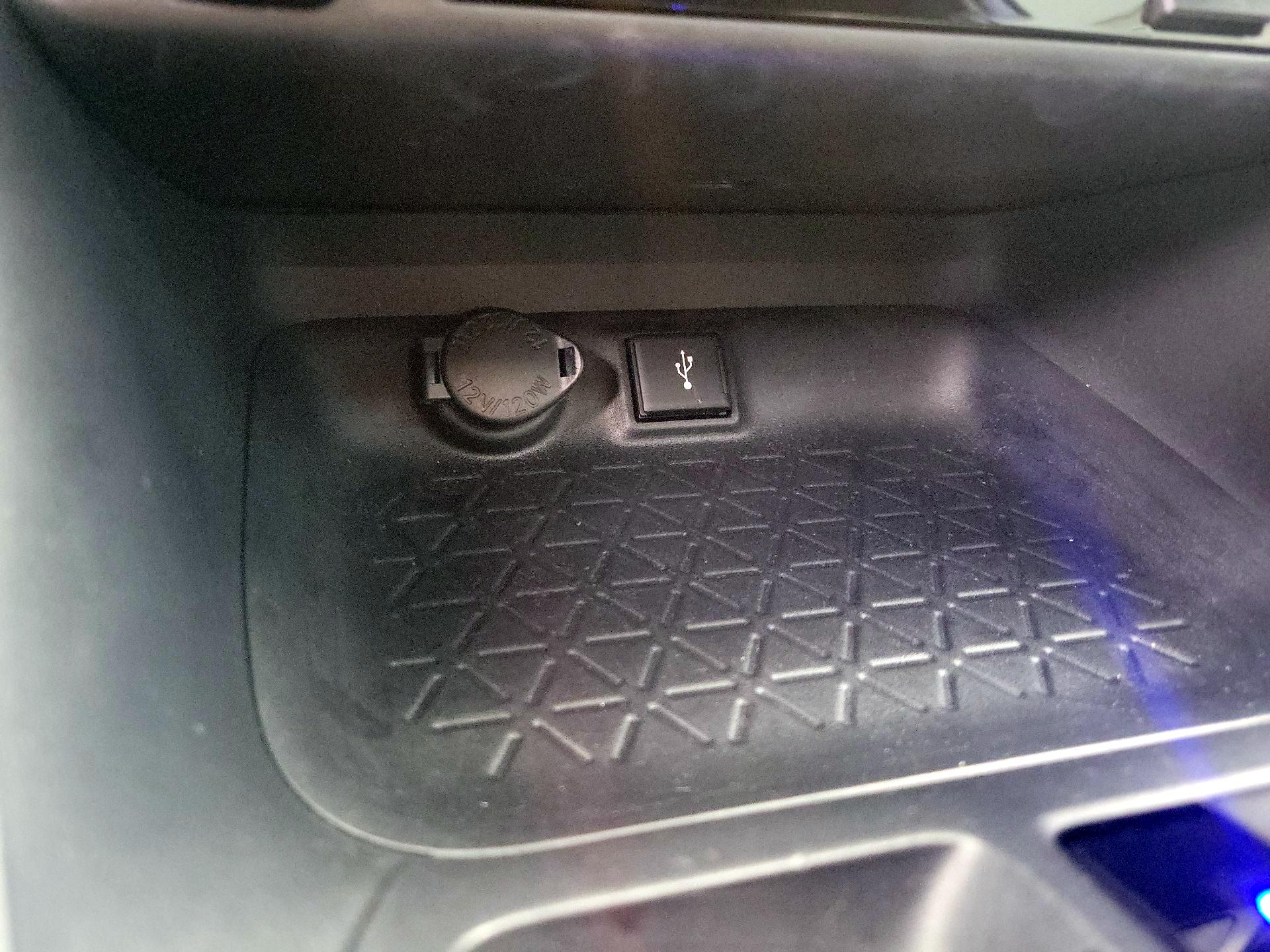 Thumbnail: 2021 Toyota RAV4 - 18