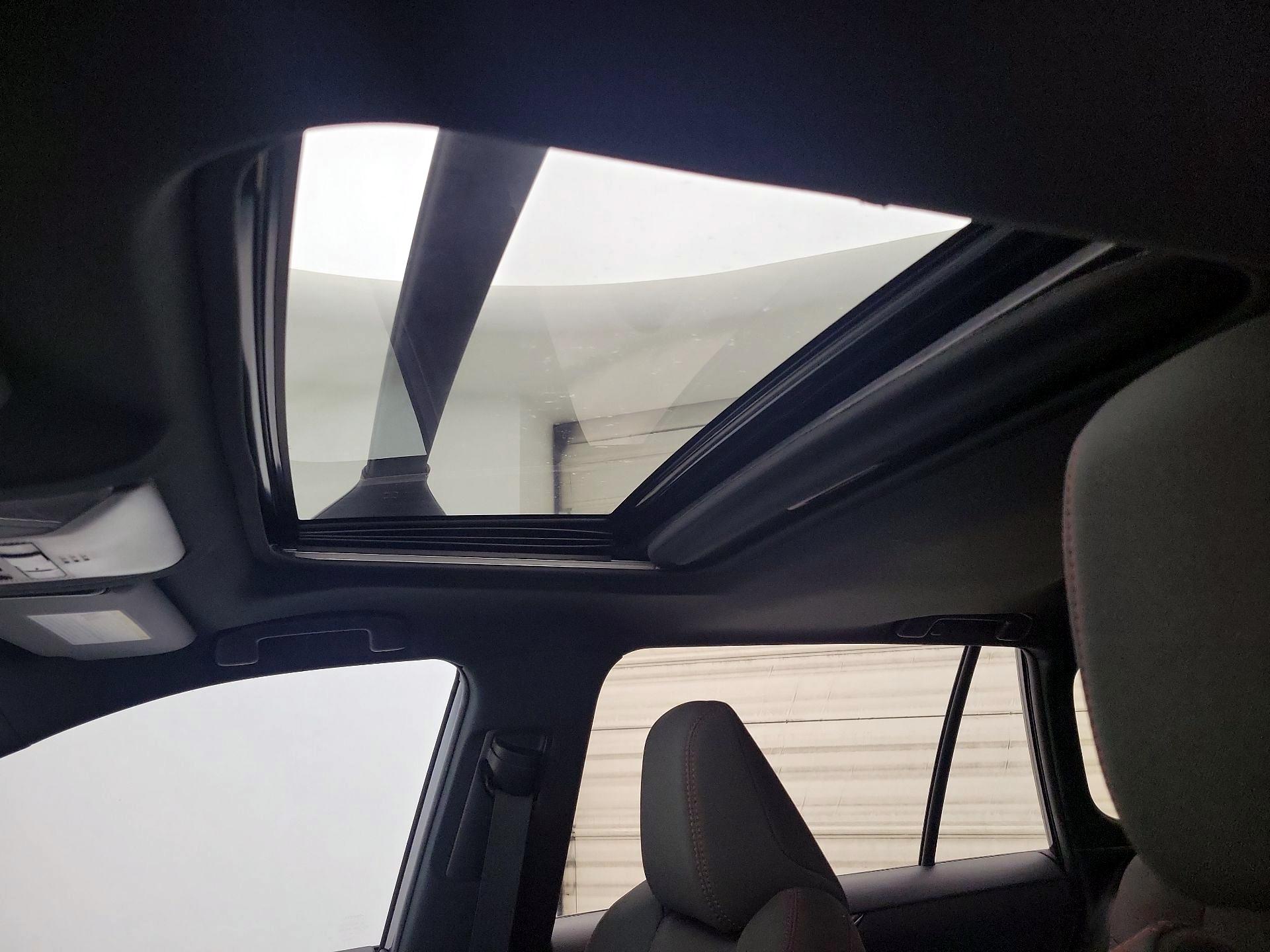 Thumbnail: 2021 Toyota RAV4 - 19