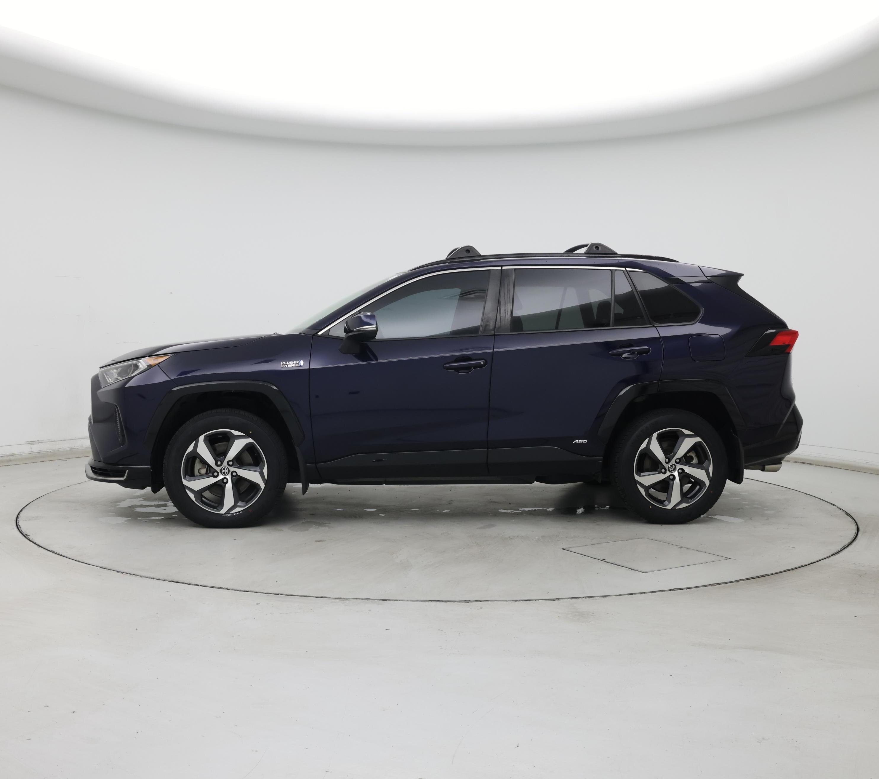 Thumbnail: 2021 Toyota RAV4 - 3