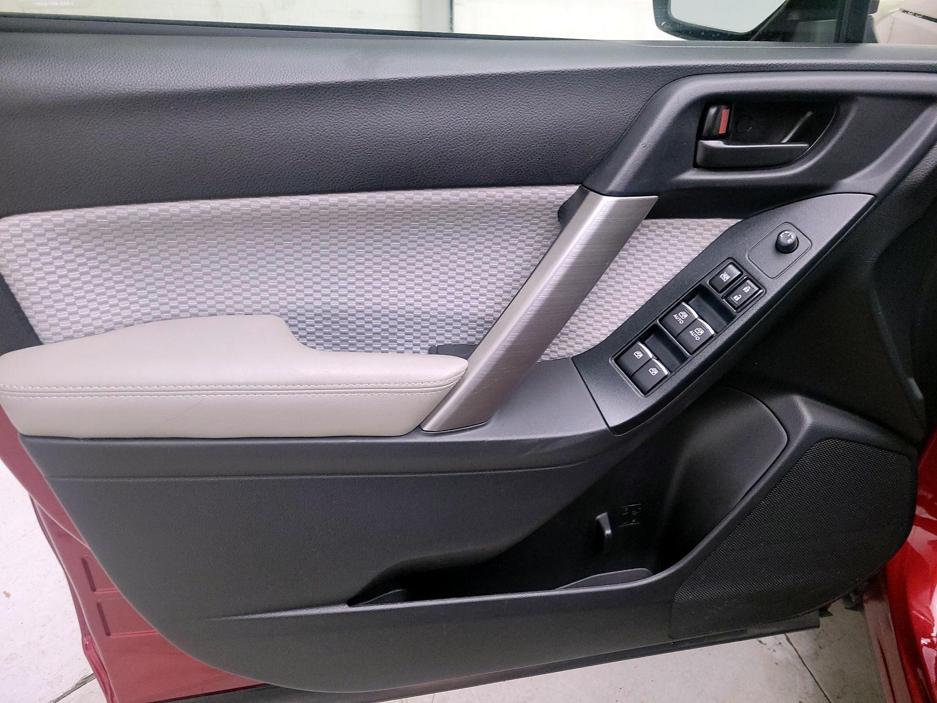 Thumbnail: 2017 Subaru Forester - 10