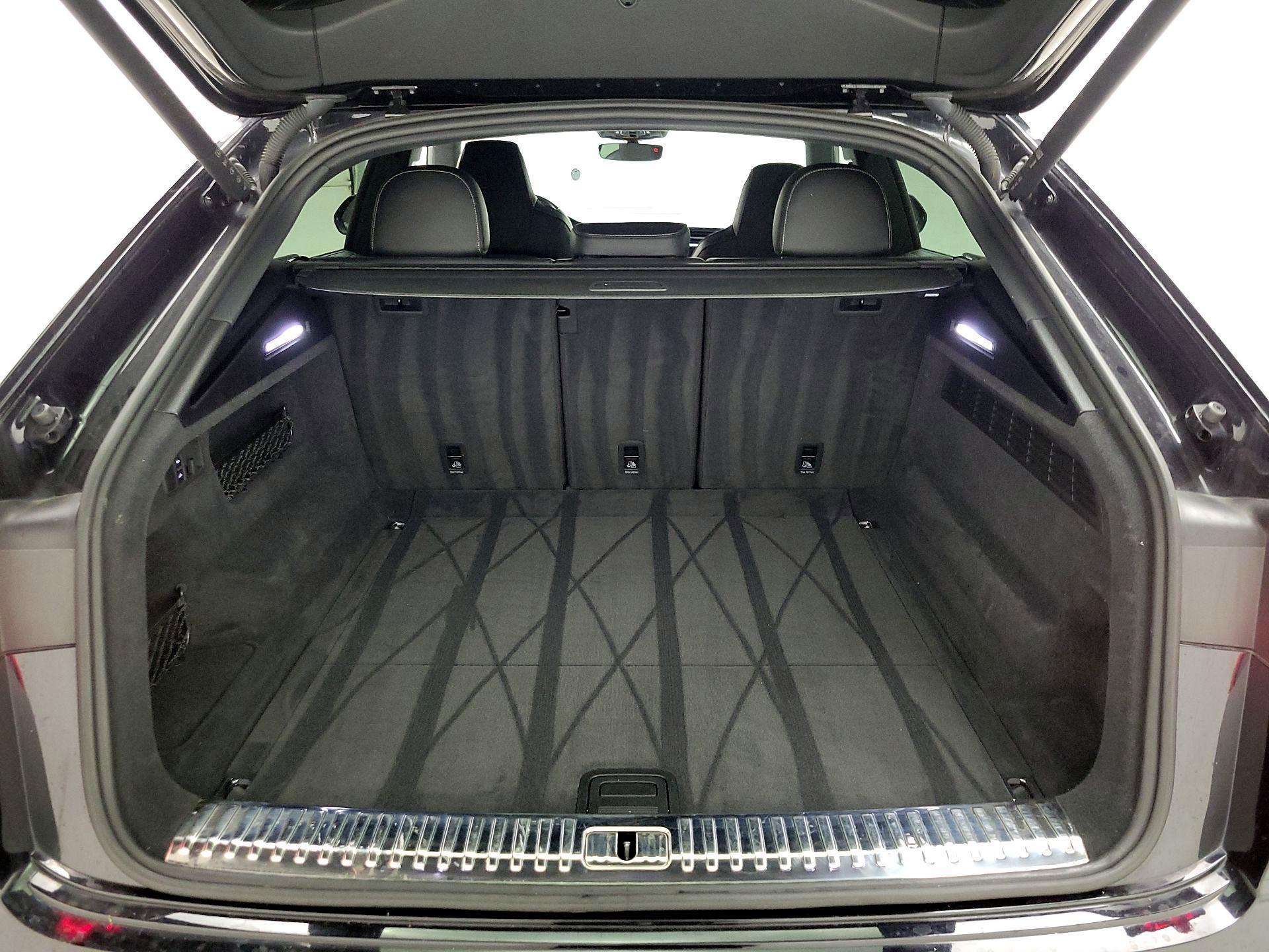 Thumbnail: 2021 Audi SQ8 - 20