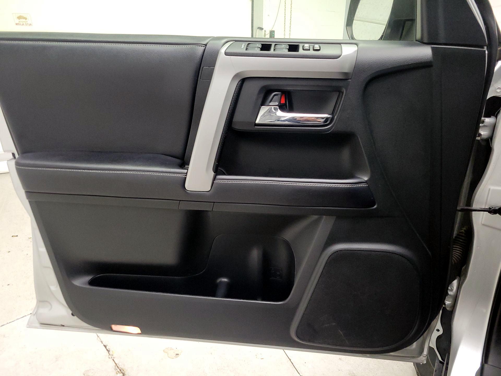 Thumbnail: 2019 Toyota 4Runner - 10