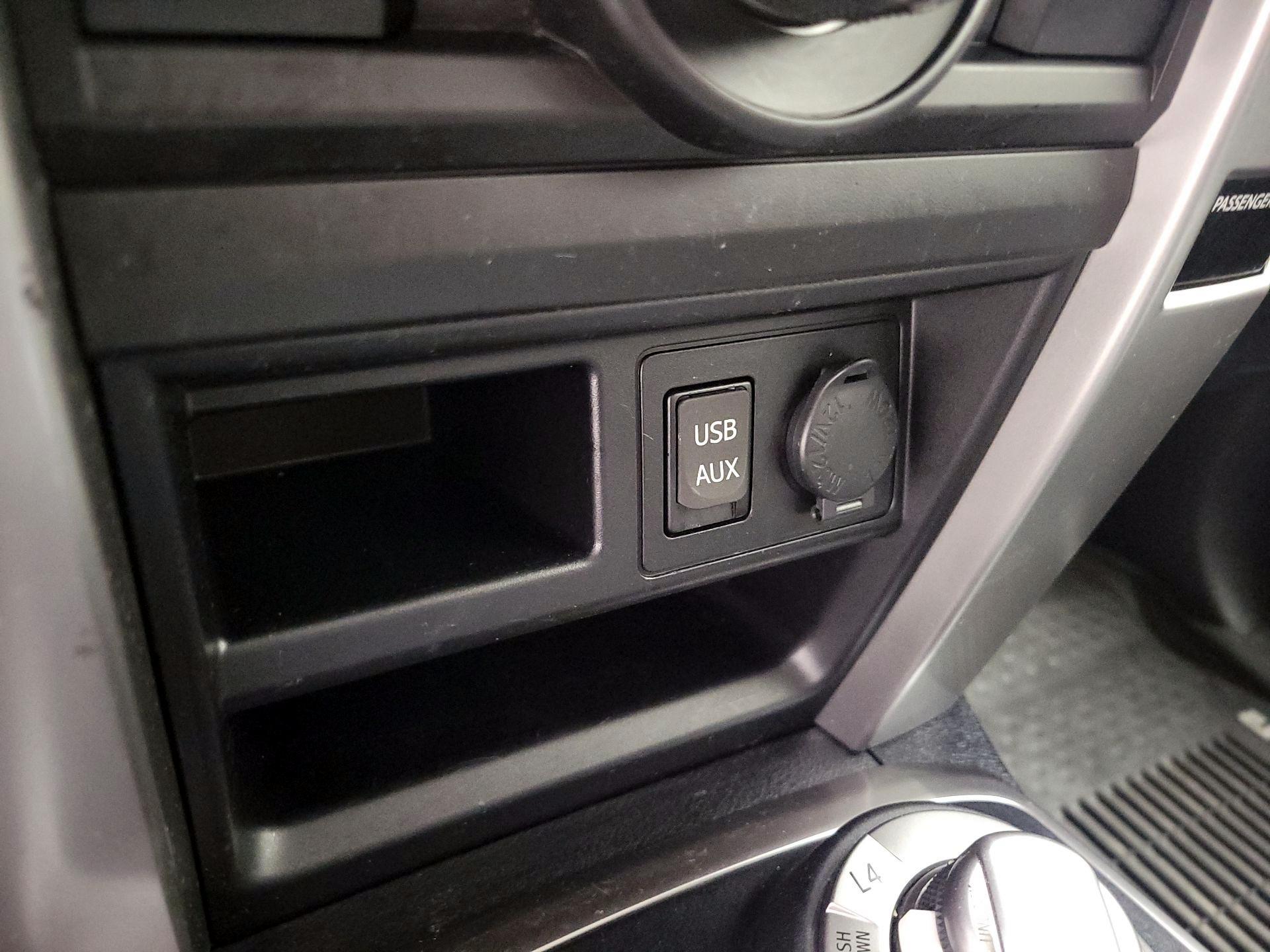 Thumbnail: 2019 Toyota 4Runner - 16