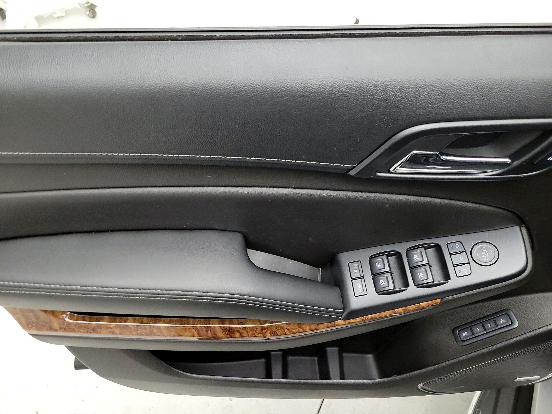 Thumbnail: 2017 Chevrolet Tahoe - 10