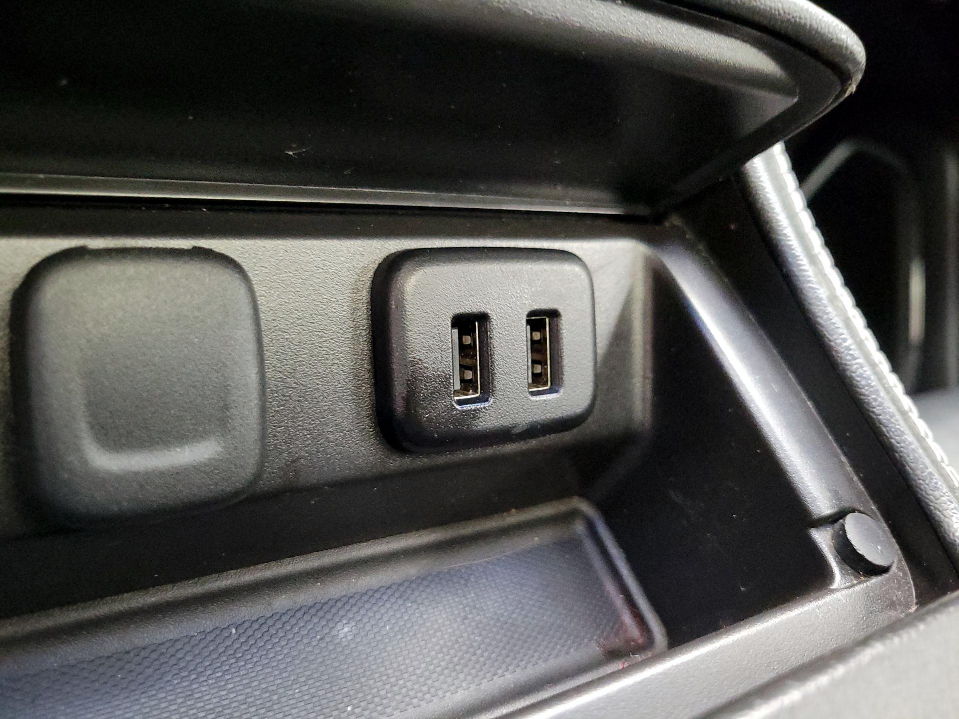 Thumbnail: 2017 Chevrolet Tahoe - 17