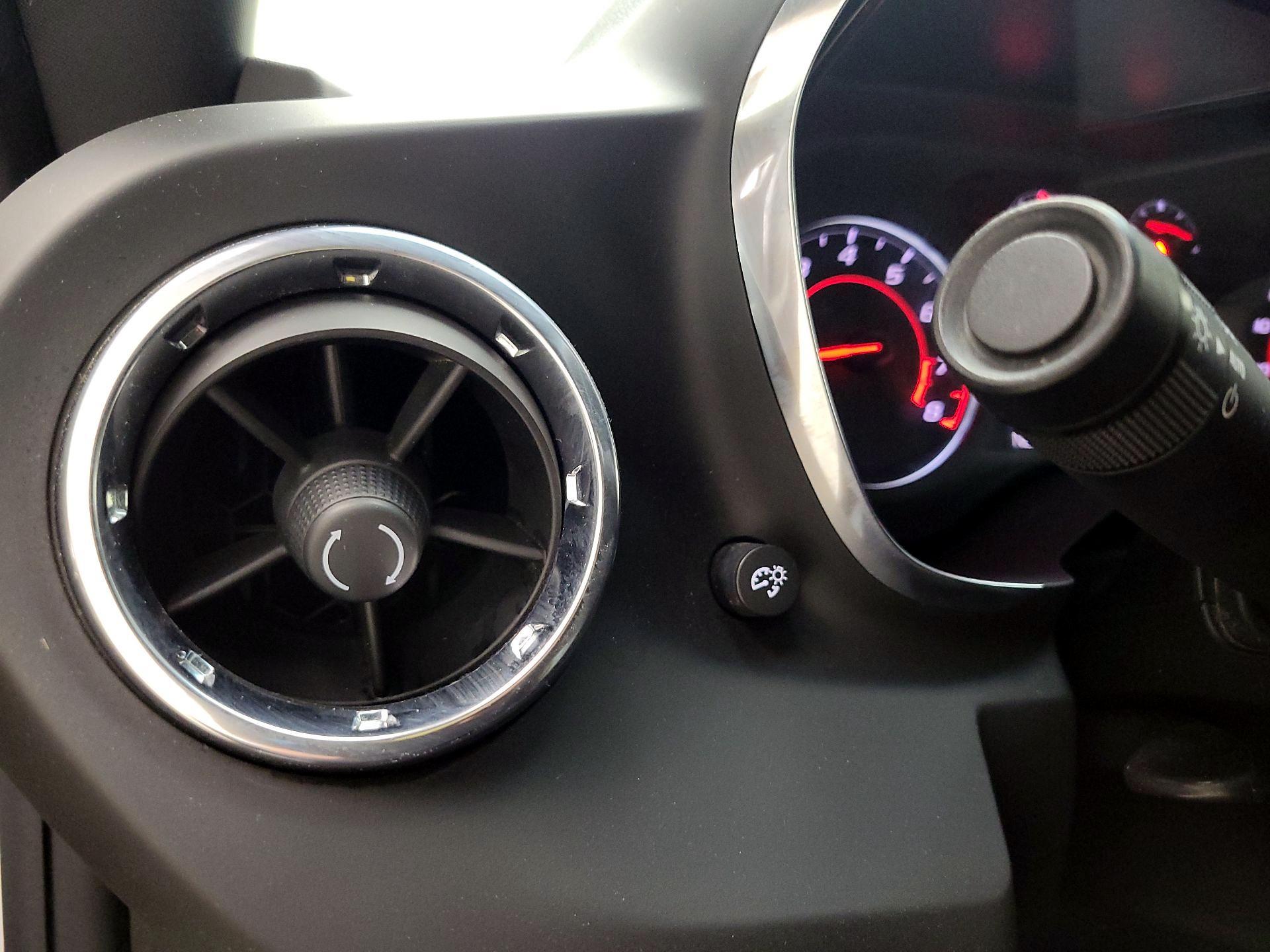 Thumbnail: 2019 Chevrolet Camaro - 11