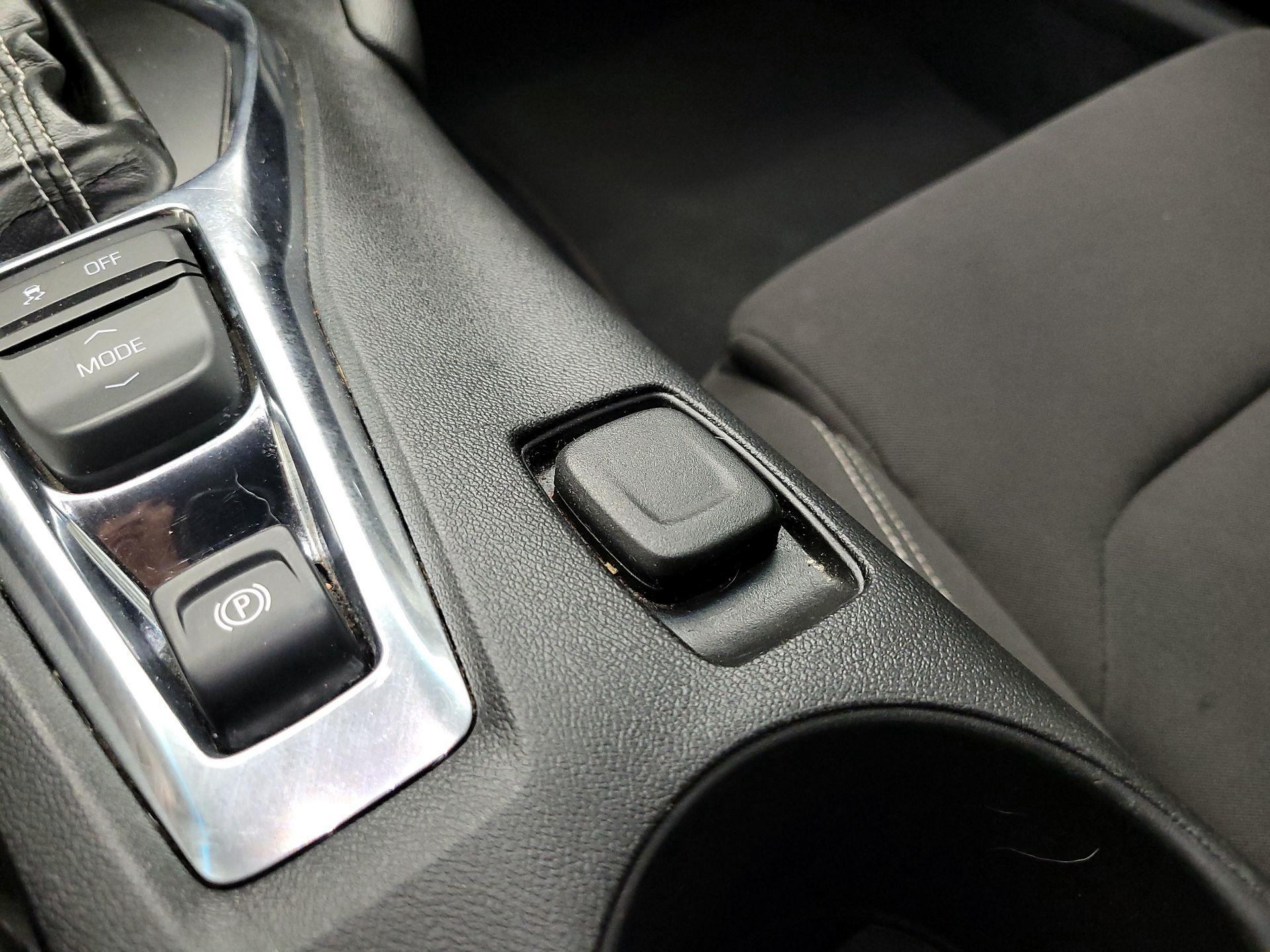 Thumbnail: 2019 Chevrolet Camaro - 16