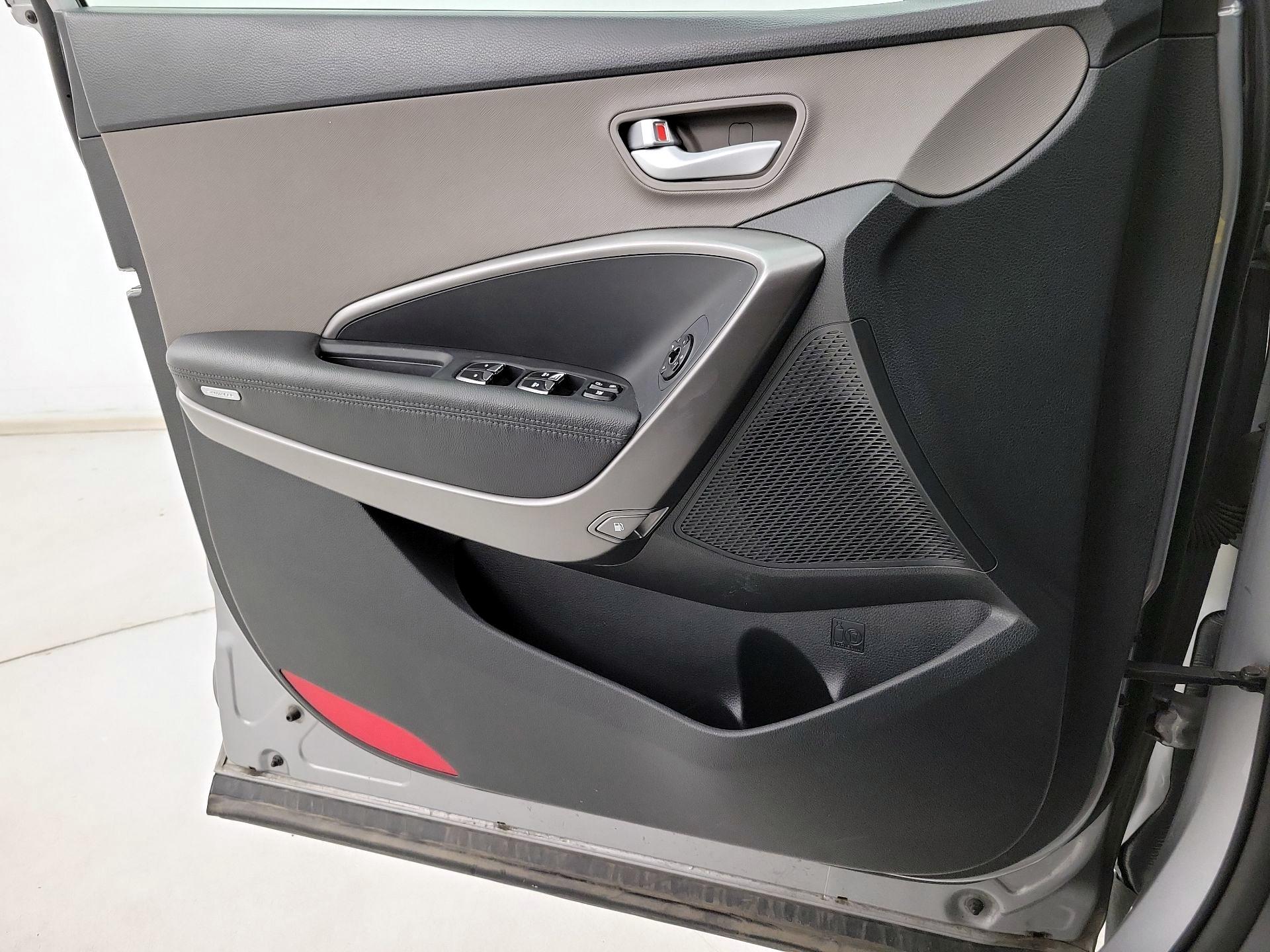 Thumbnail: 2017 Hyundai Santa Fe - 12