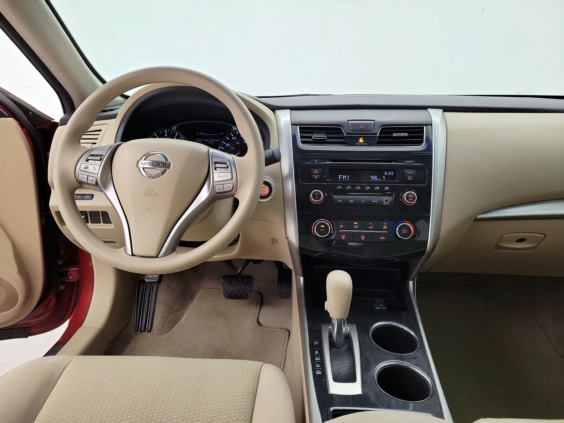 Thumbnail: 2014 Nissan Altima - 9